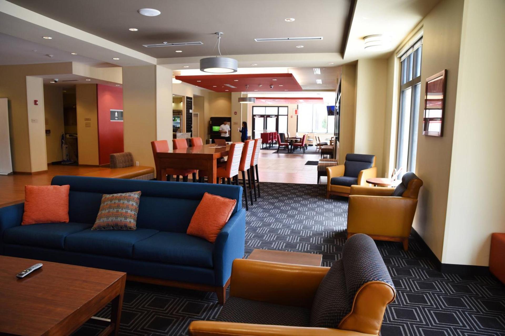 TownePlace Suites by Marriott Lawrence Downtown photo 3