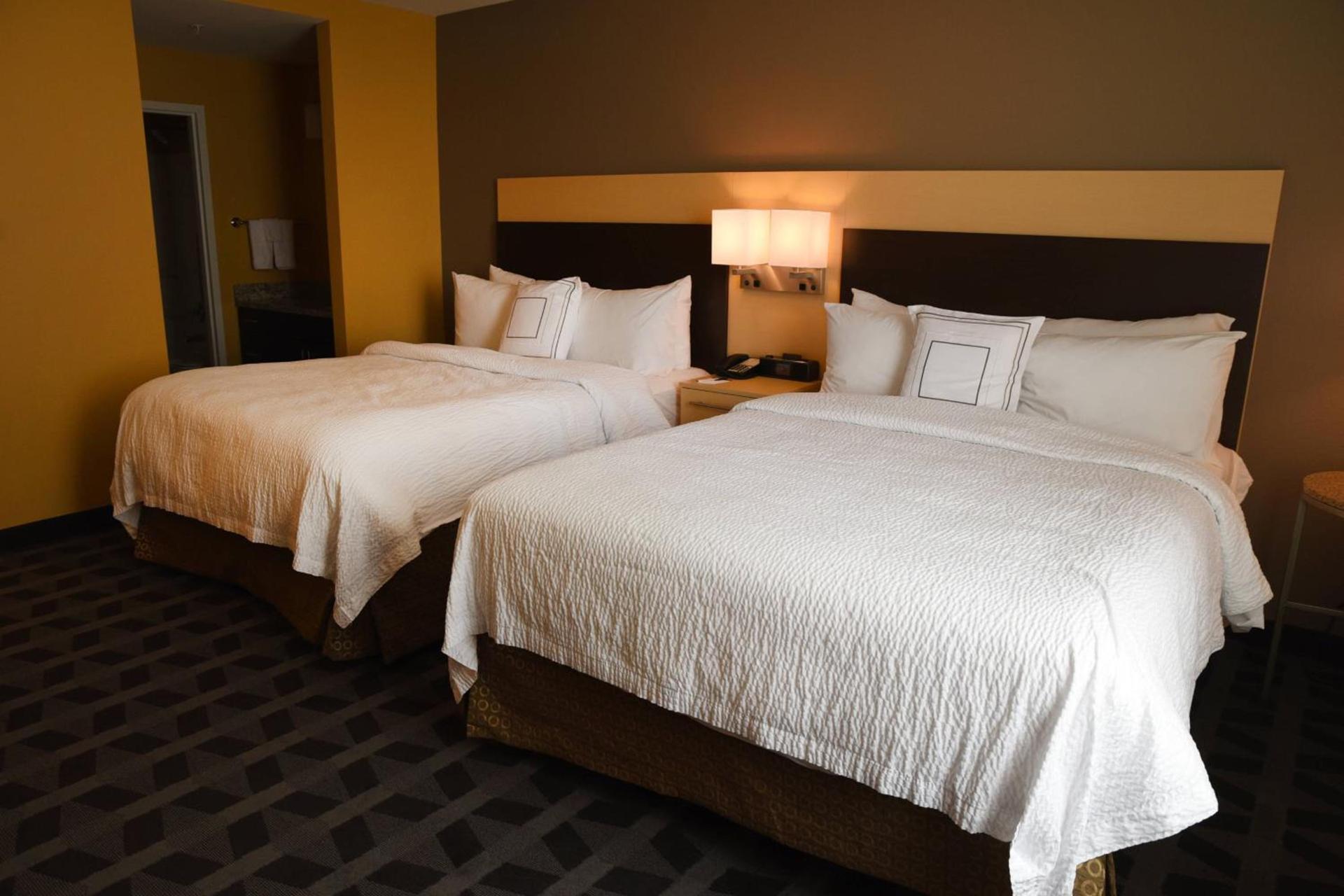 TownePlace Suites by Marriott Lawrence Downtown photo 5