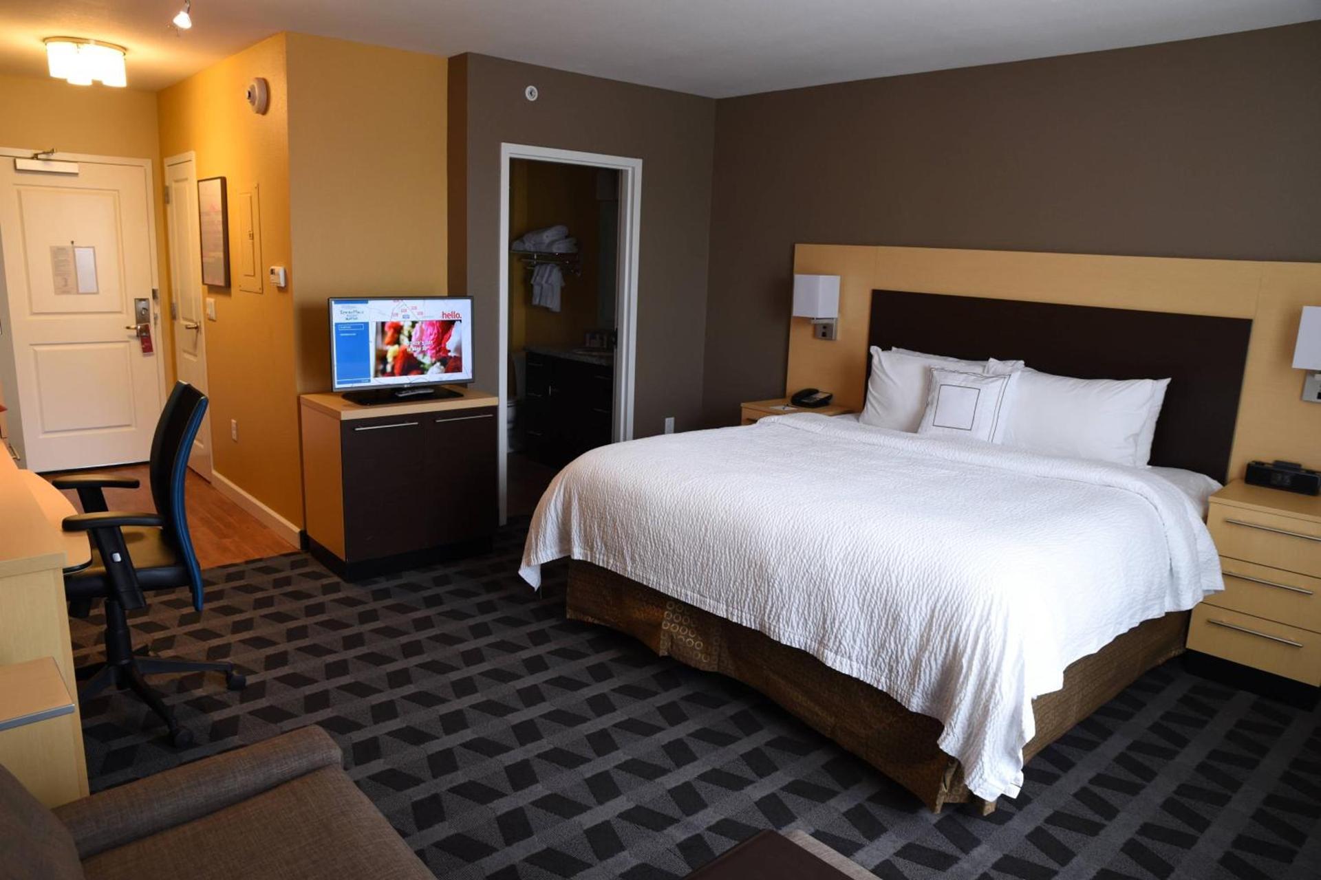TownePlace Suites by Marriott Lawrence Downtown photo 7