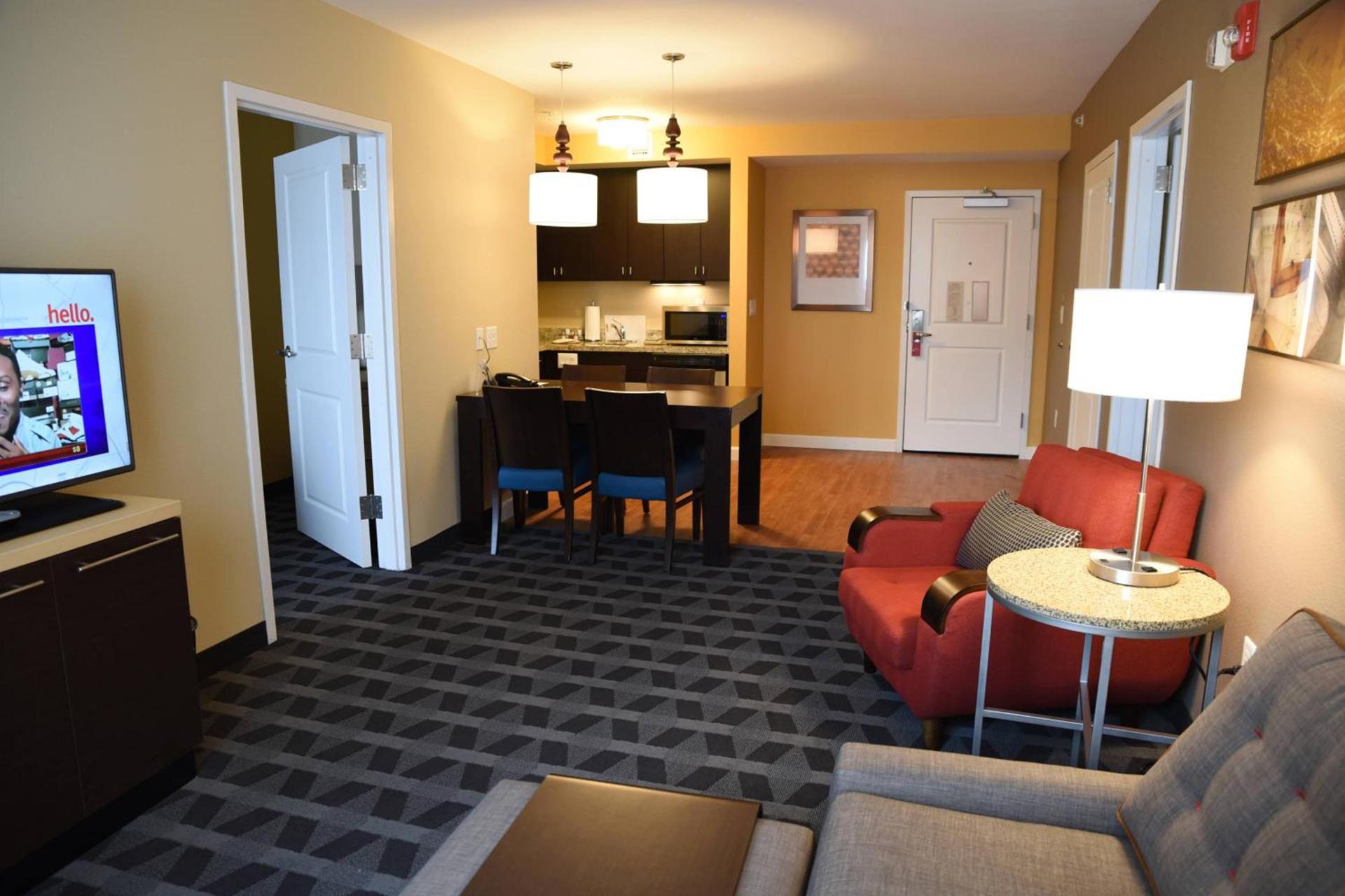 TownePlace Suites by Marriott Lawrence Downtown photo 9