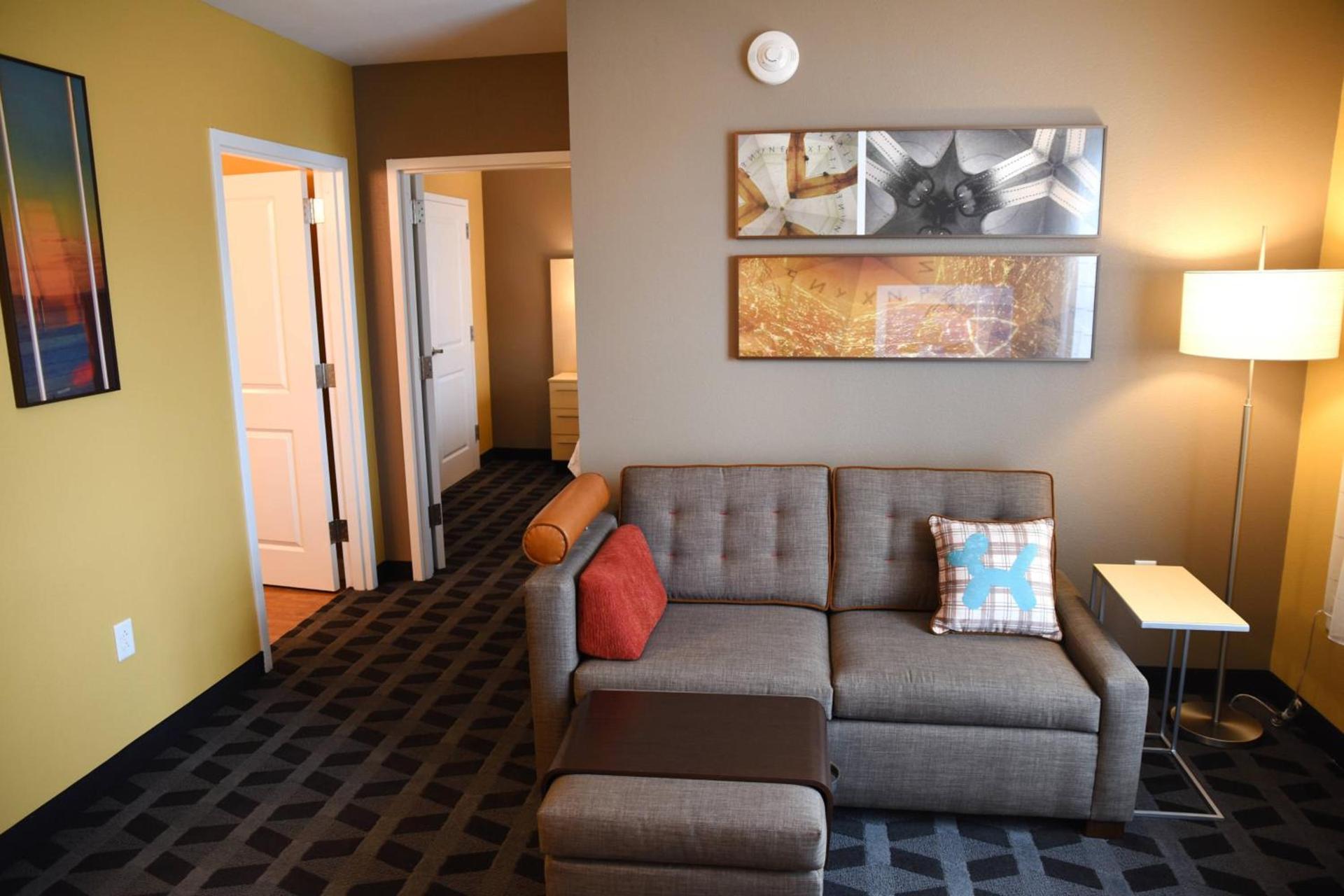 TownePlace Suites by Marriott Lawrence Downtown photo 10
