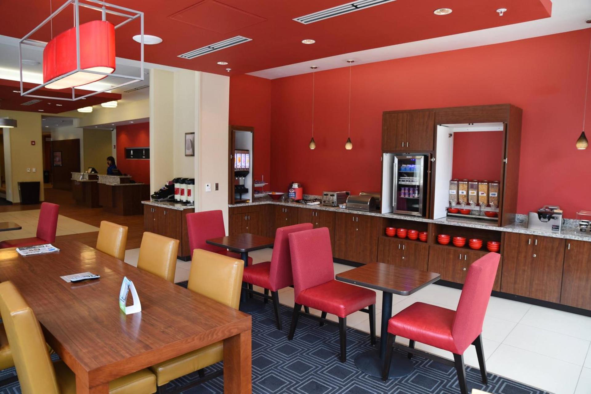 TownePlace Suites by Marriott Lawrence Downtown photo 17