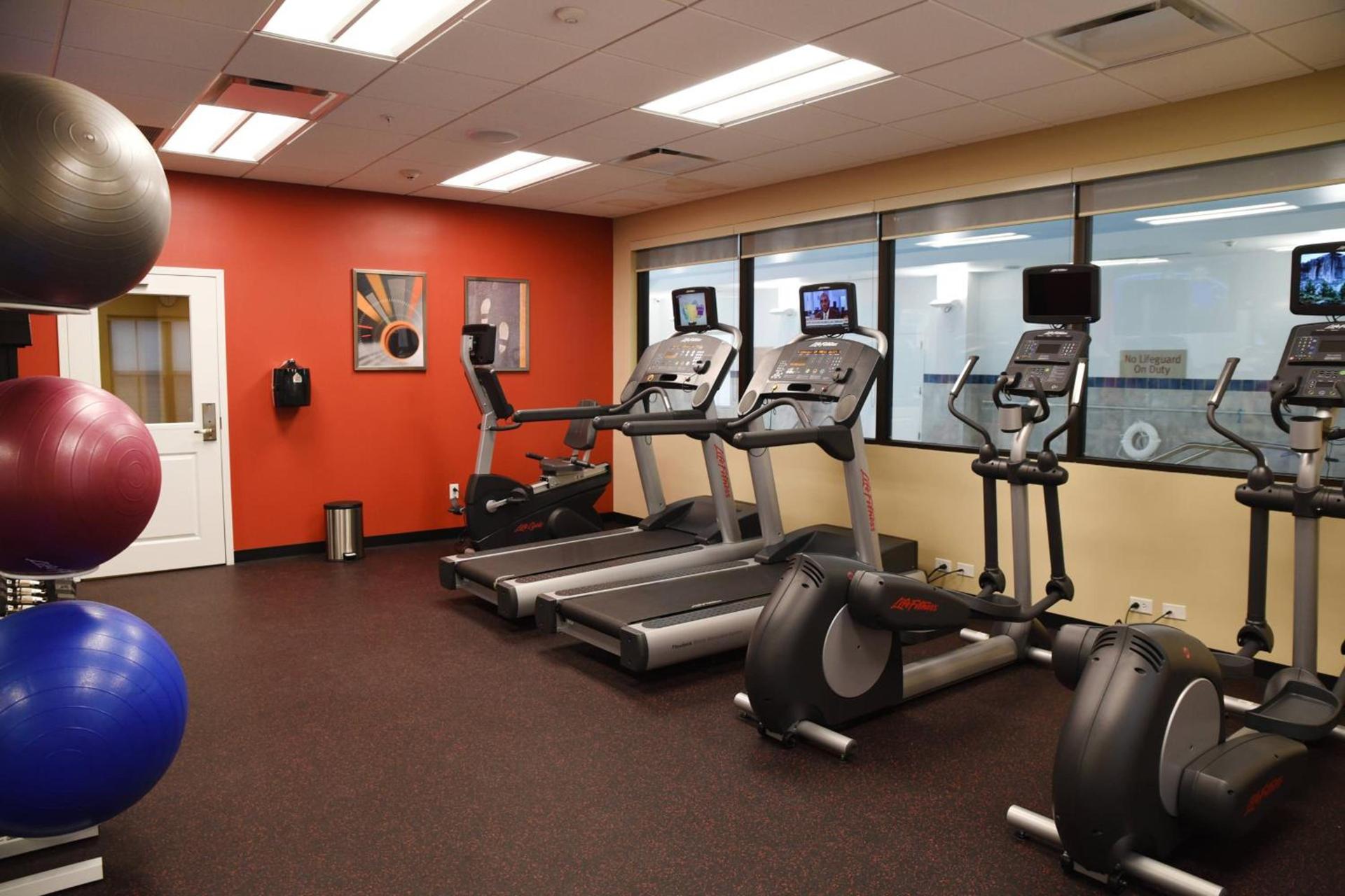 TownePlace Suites by Marriott Lawrence Downtown photo 21