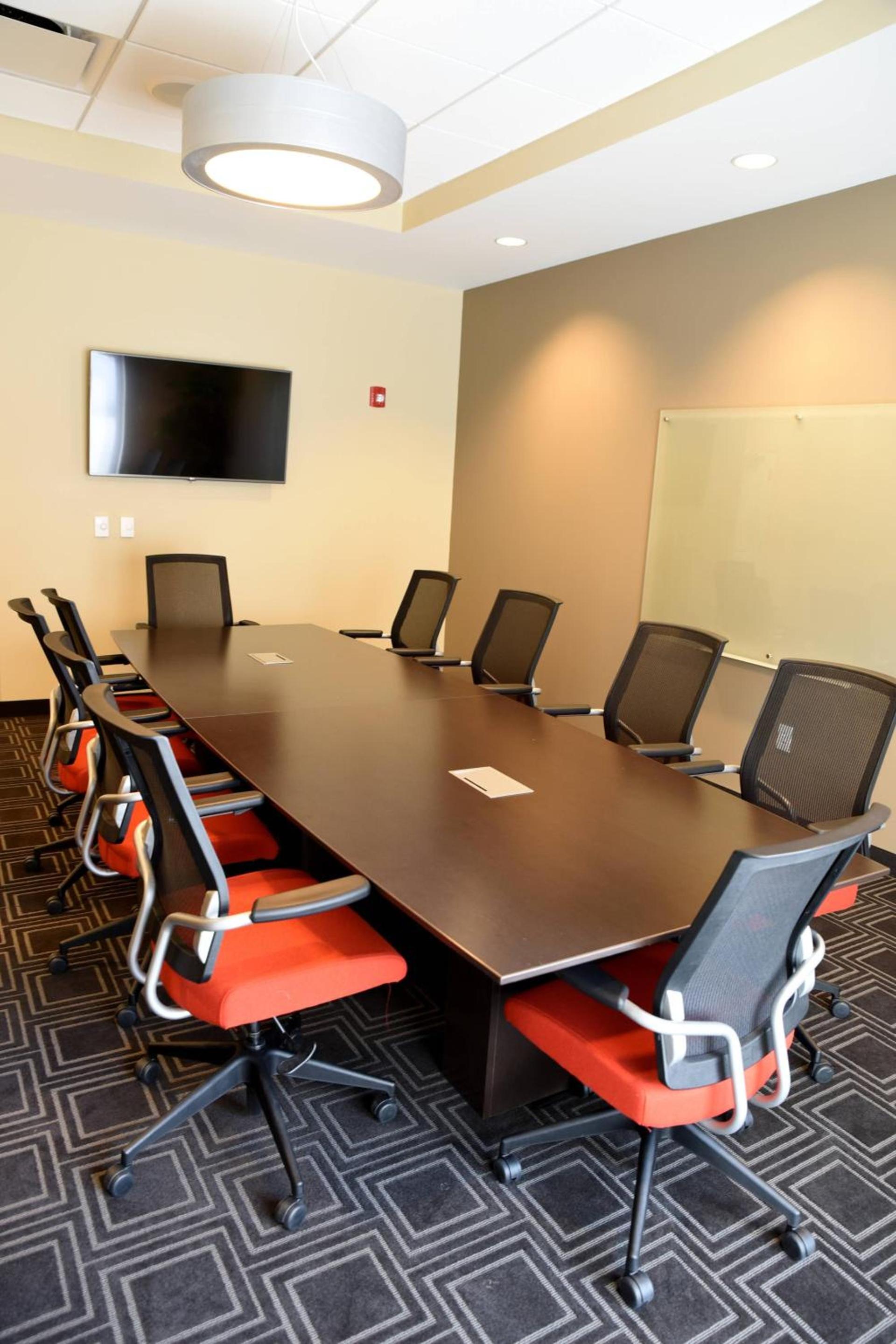 TownePlace Suites by Marriott Lawrence Downtown photo 24