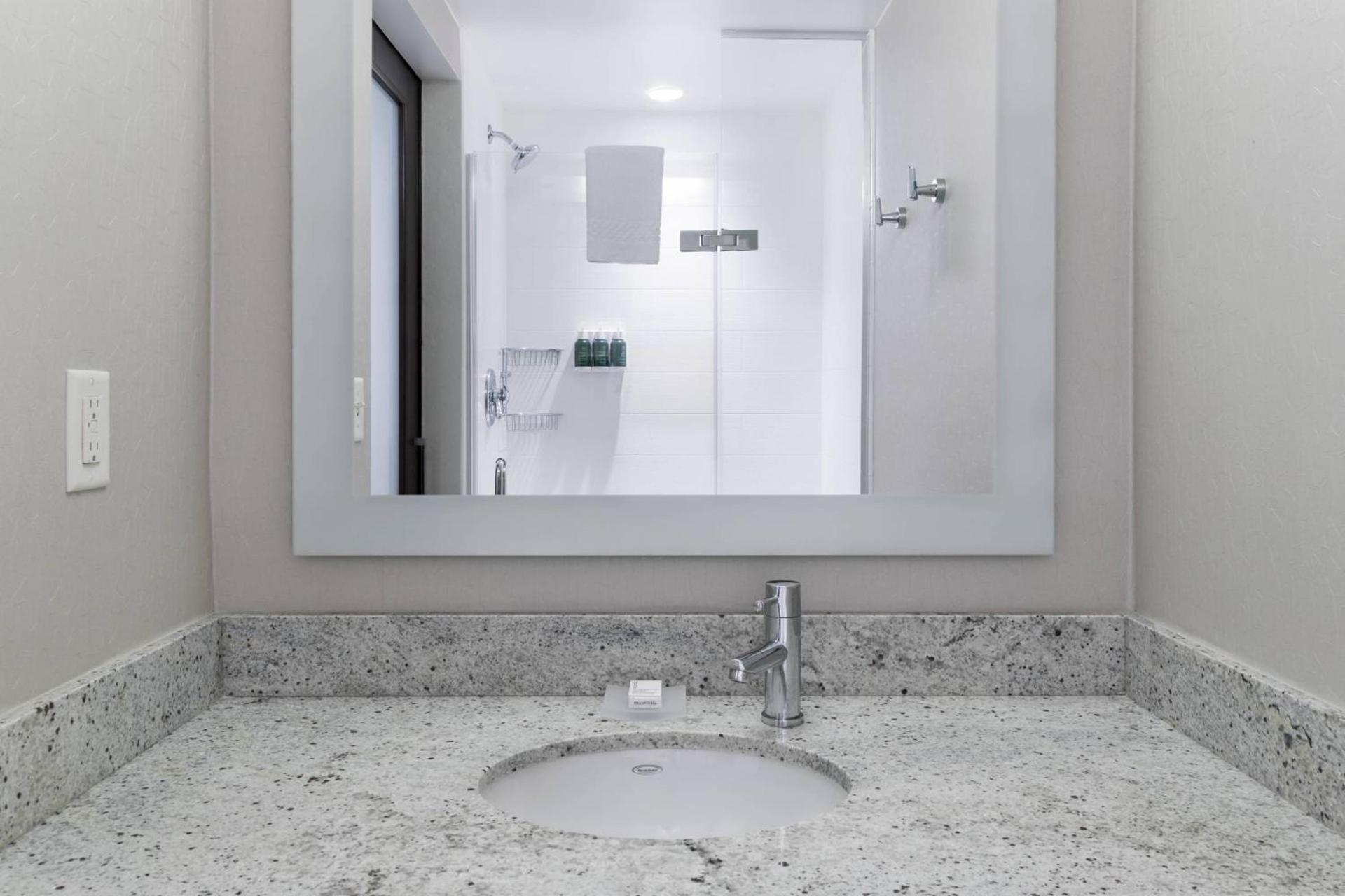 SpringHill Suites Alexandria Southwest photo 17