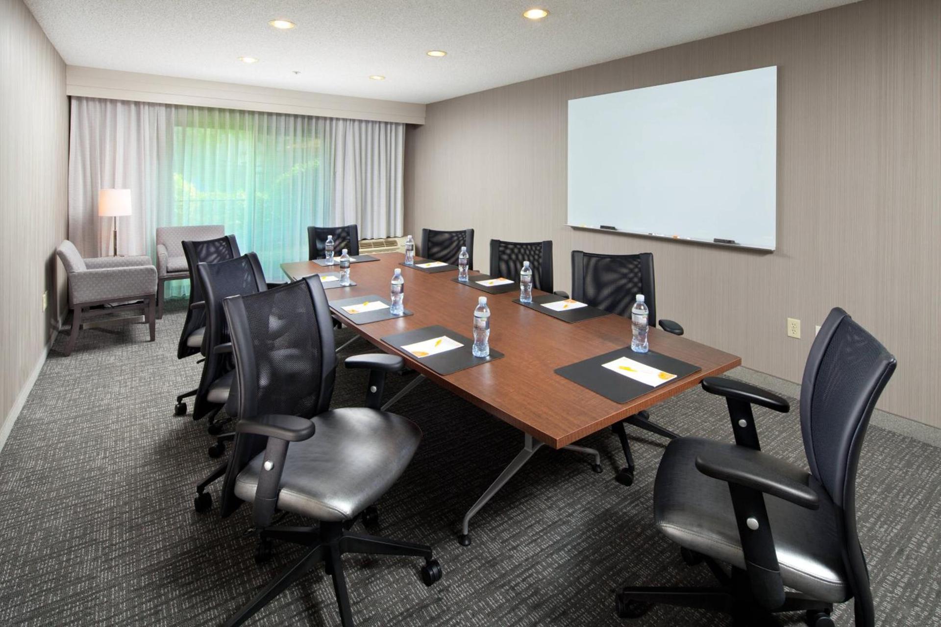 Courtyard by Marriott Los Angeles Pasadena Old Town photo 66