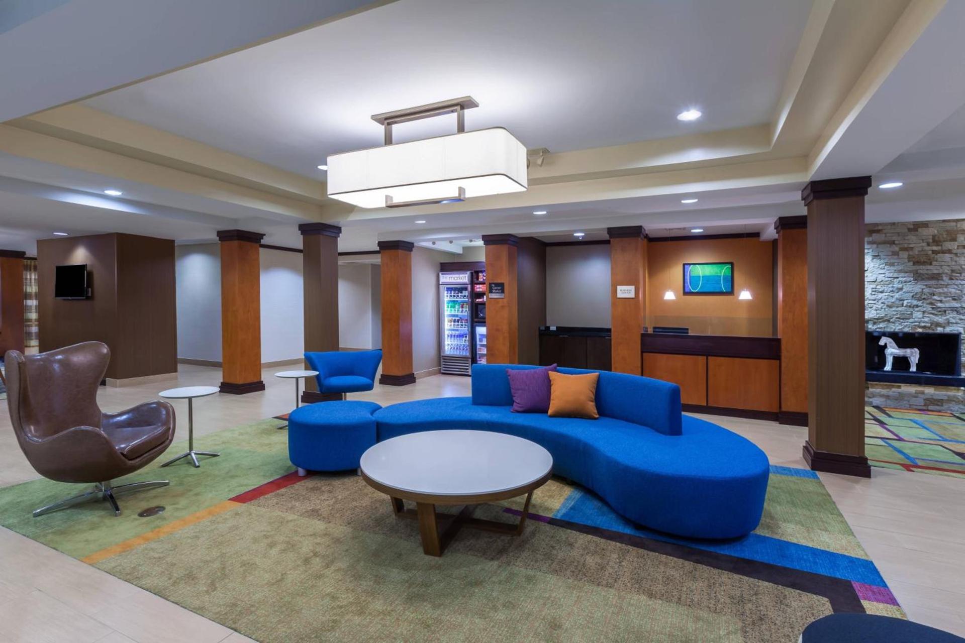 Fairfield Inn & Suites by Marriott Rogers photo 3