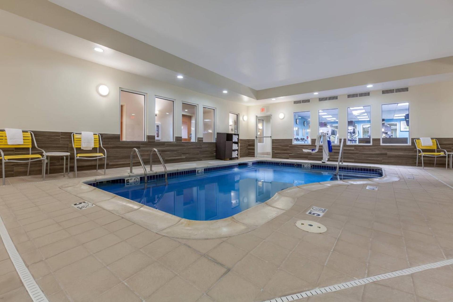 Fairfield Inn & Suites by Marriott Rogers photo 22