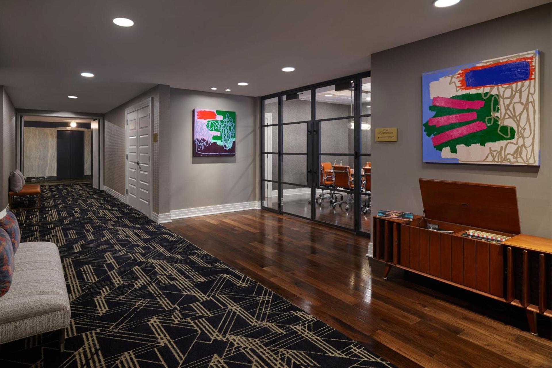 Renaissance Saint Elm Dallas Downtown Hotel photo 71