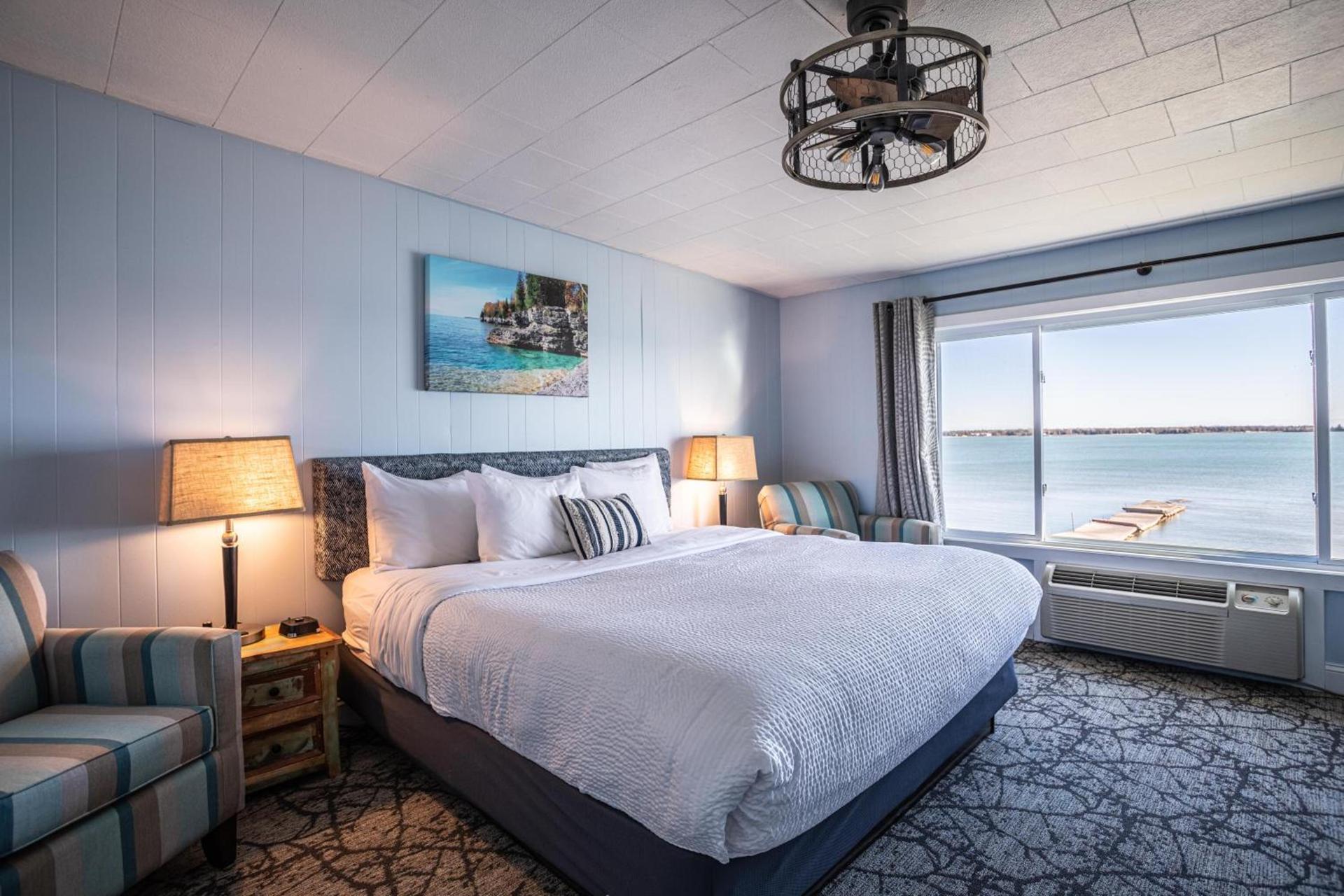 Beachfront Inn photo 41