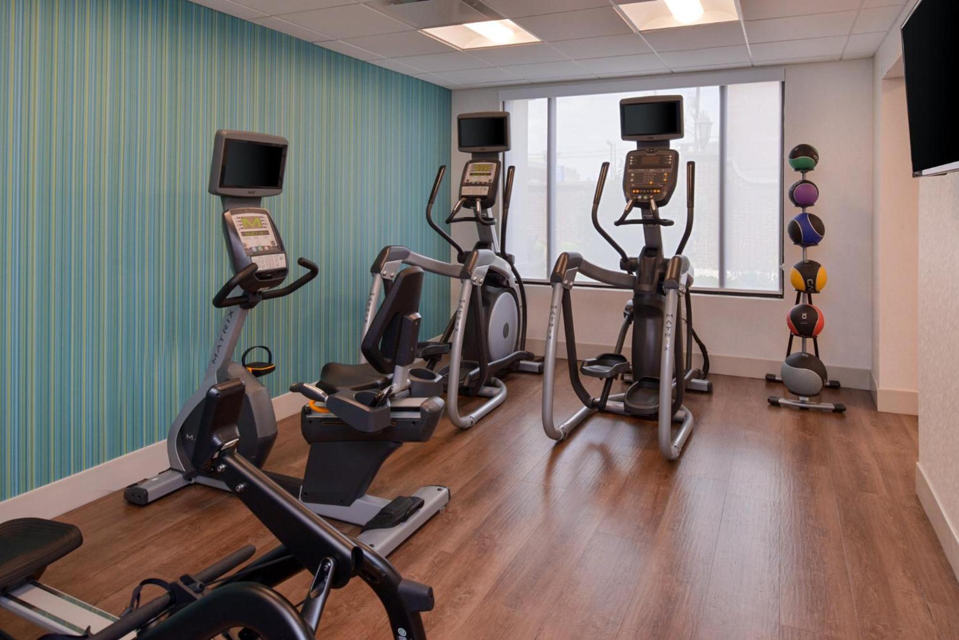 Holiday Inn Express & Suites Indianapolis Dtn-Conv Ctr Area by IHG photo 8