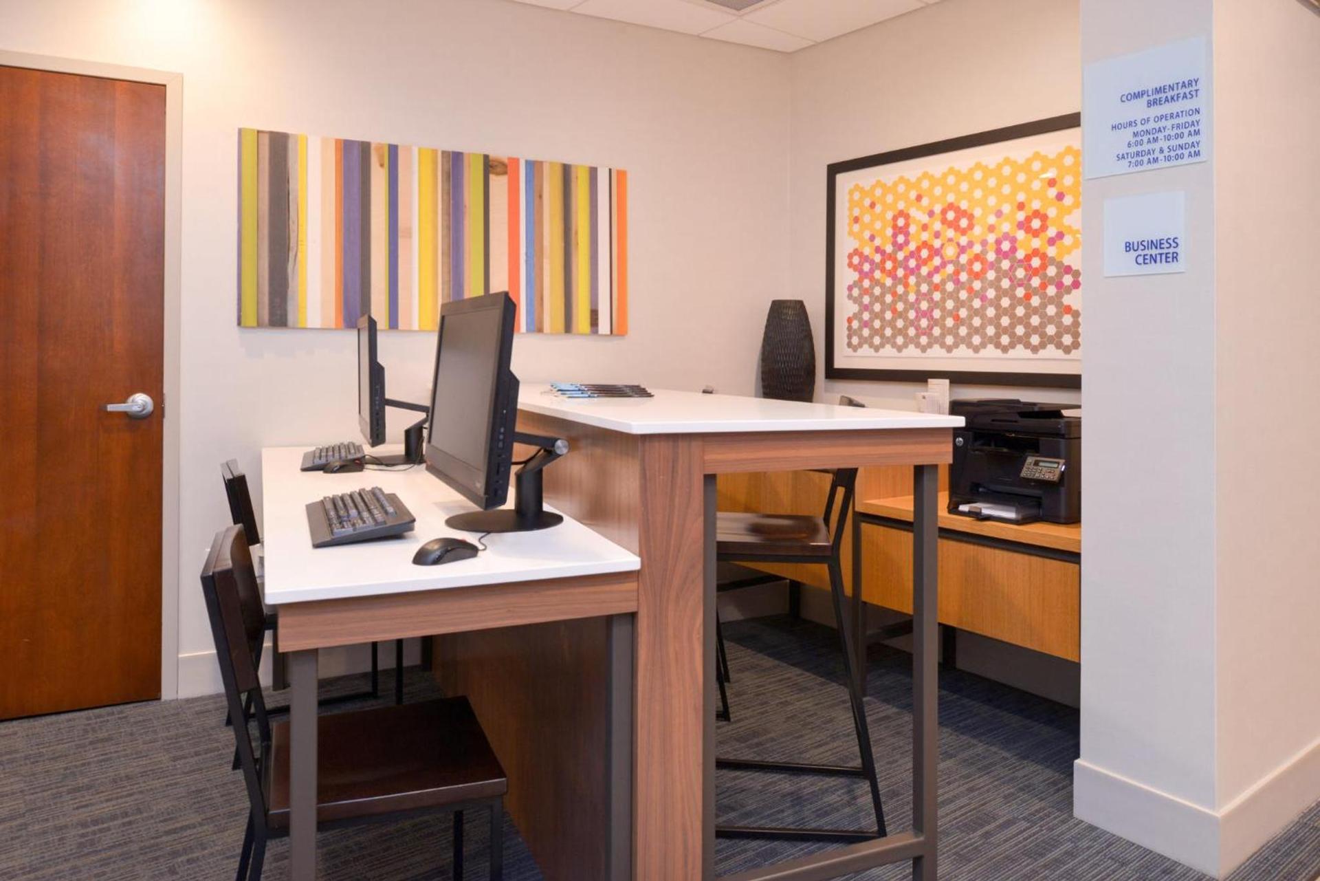 Holiday Inn Express & Suites Indianapolis Dtn-Conv Ctr Area by IHG photo 12