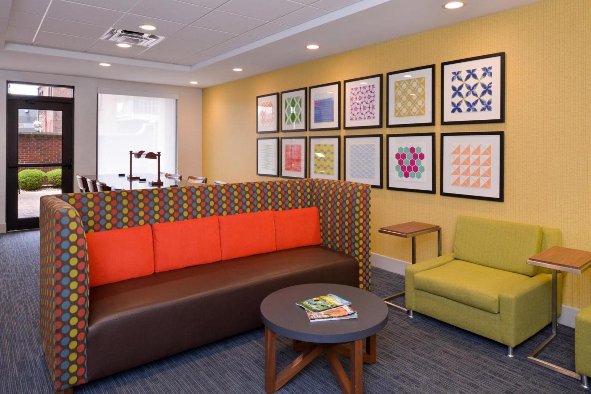 Holiday Inn Express & Suites Indianapolis Dtn-Conv Ctr Area by IHG photo 5