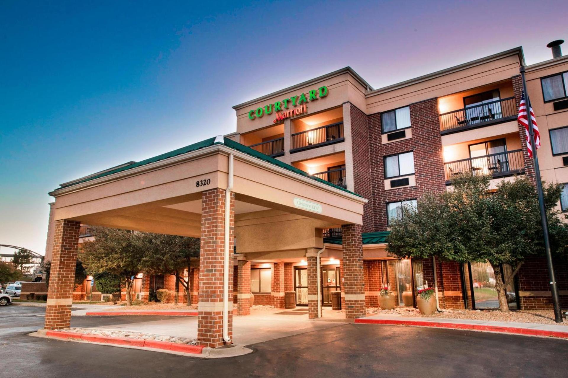 Courtyard Denver South Park Meadows Mall — hotel in Centennial