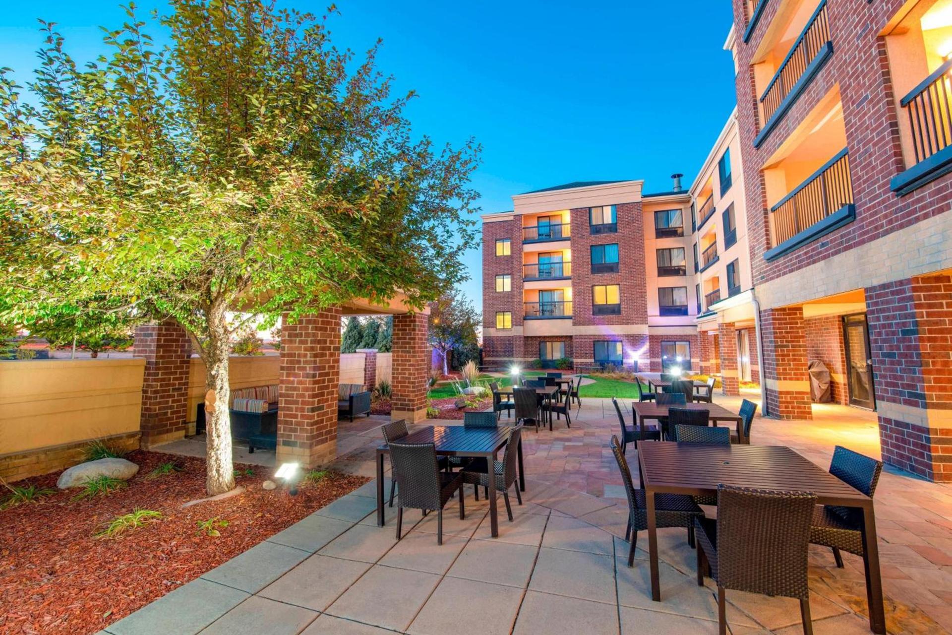 Courtyard Denver South Park Meadows Mall photo 3