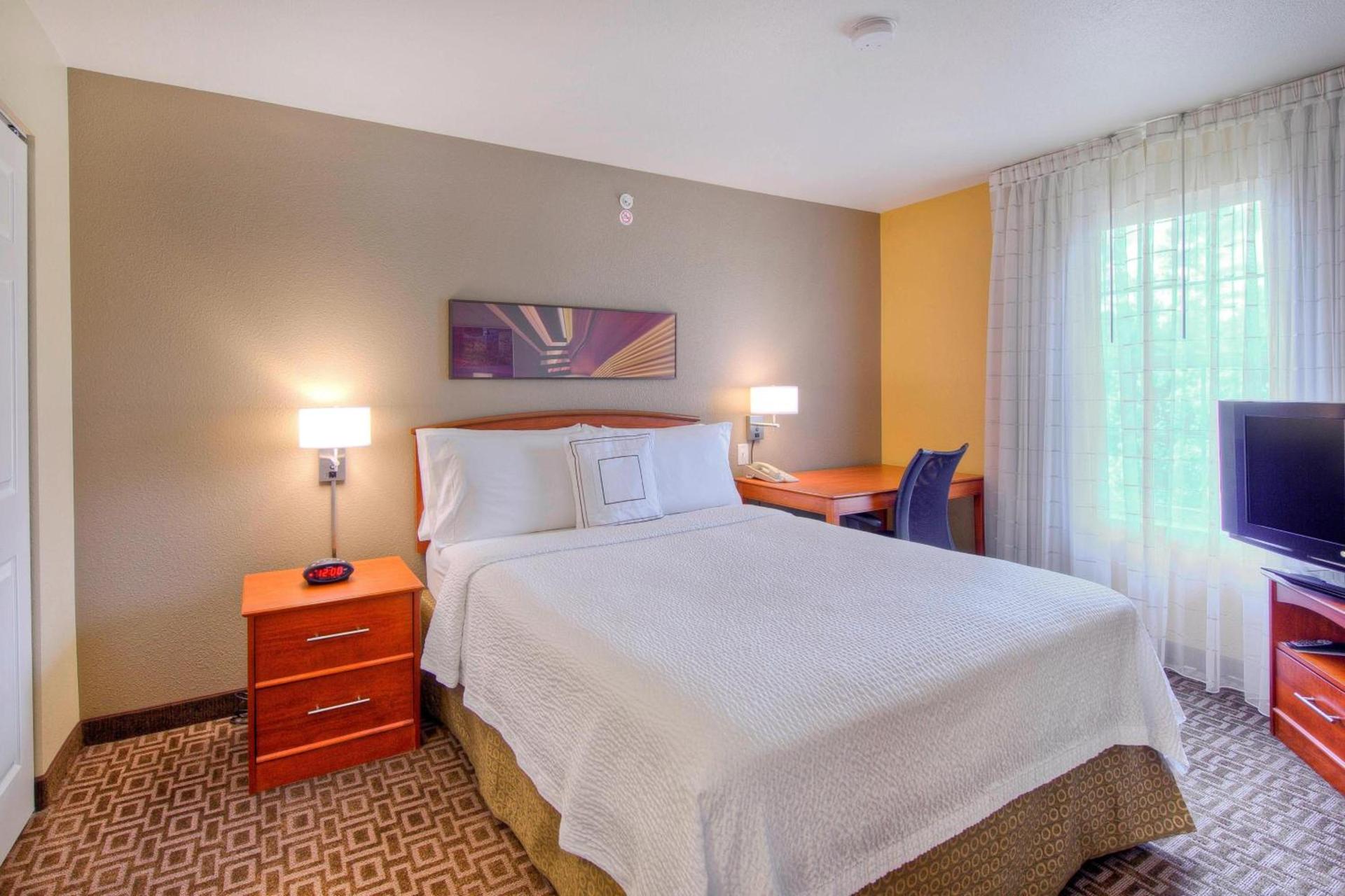 TownePlace Suites Raleigh Cary/Weston Parkway photo 5