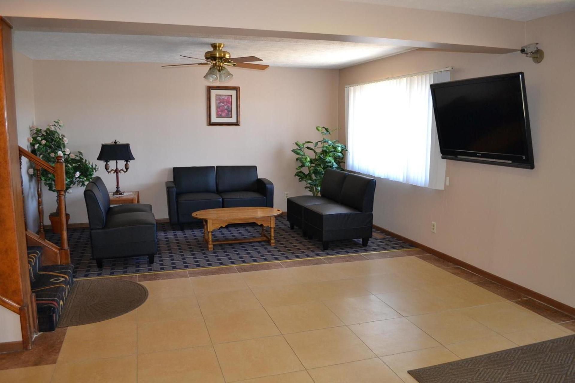 Sky Lodge Inn & Suites - Delavan photo 10