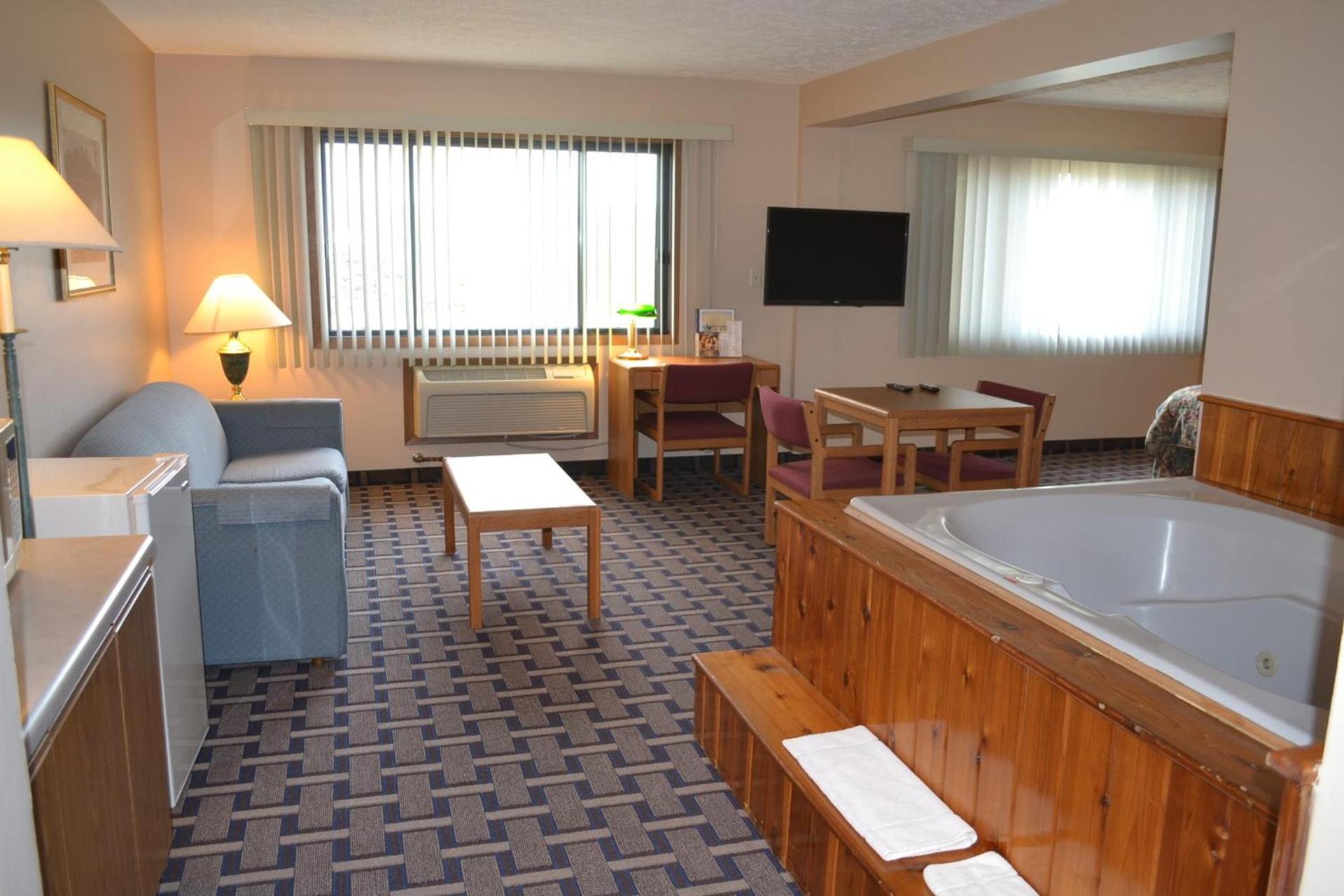 Sky Lodge Inn & Suites - Delavan photo 37