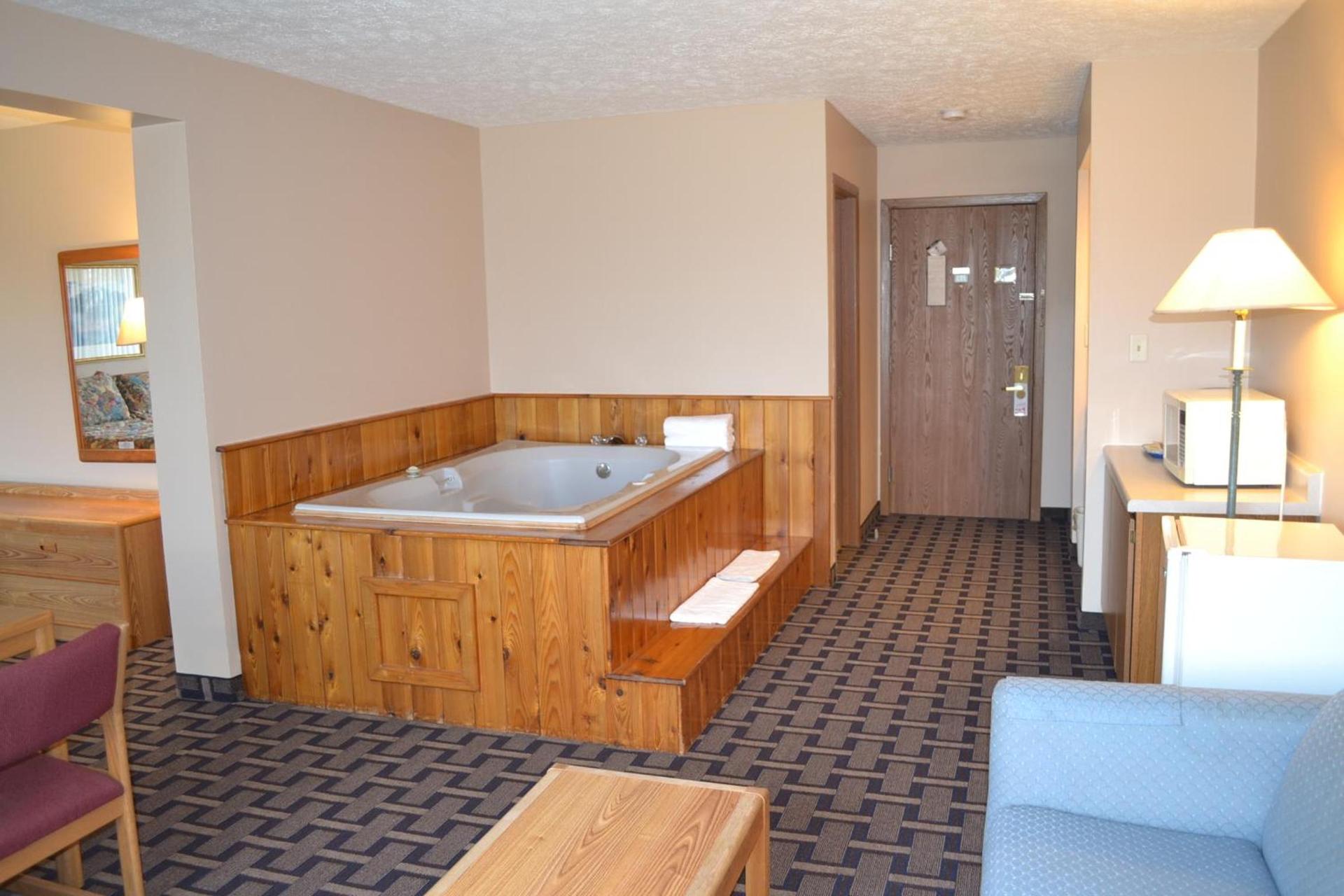 Sky Lodge Inn & Suites - Delavan photo 40