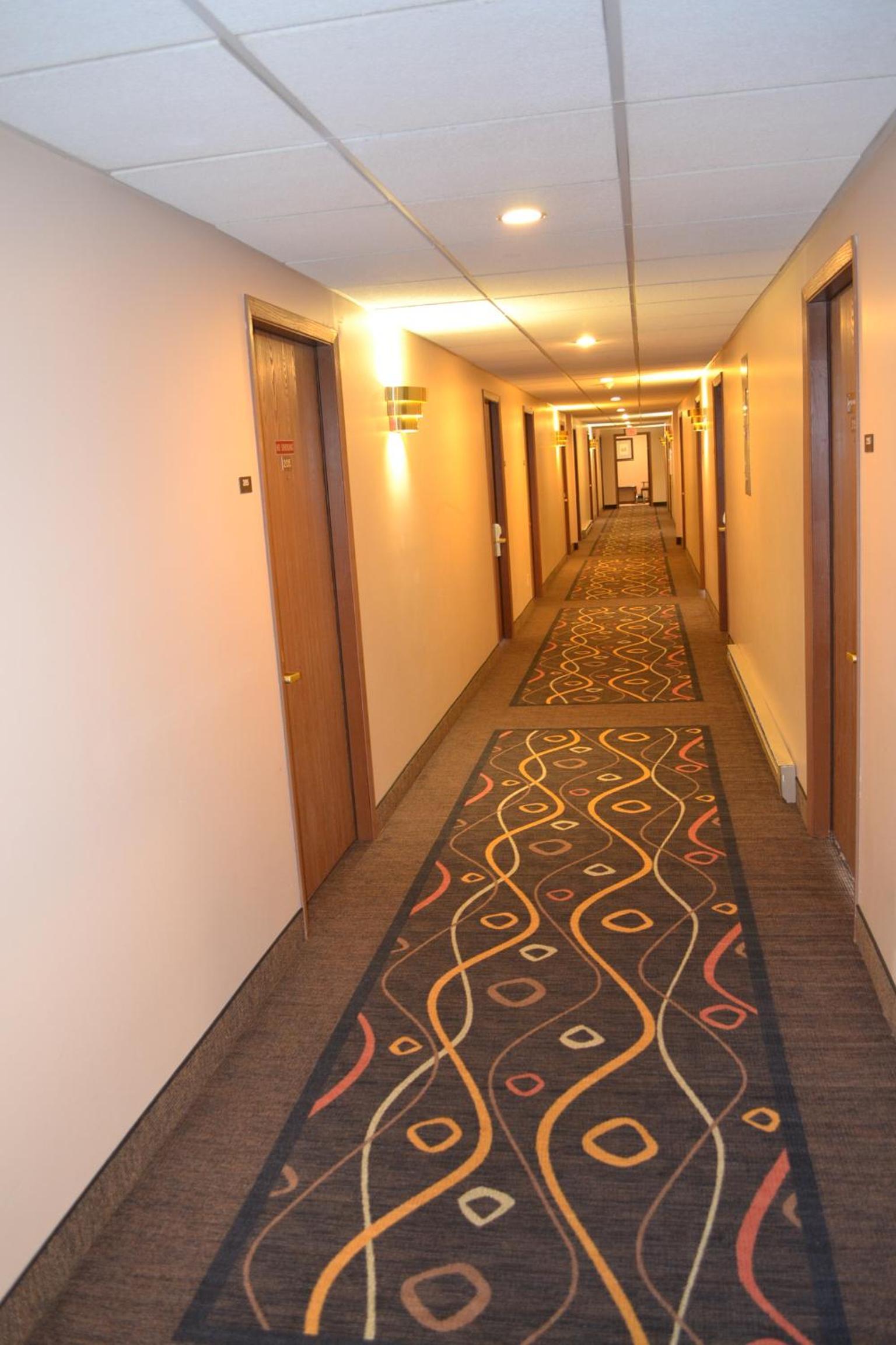Sky Lodge Inn & Suites - Delavan photo 12