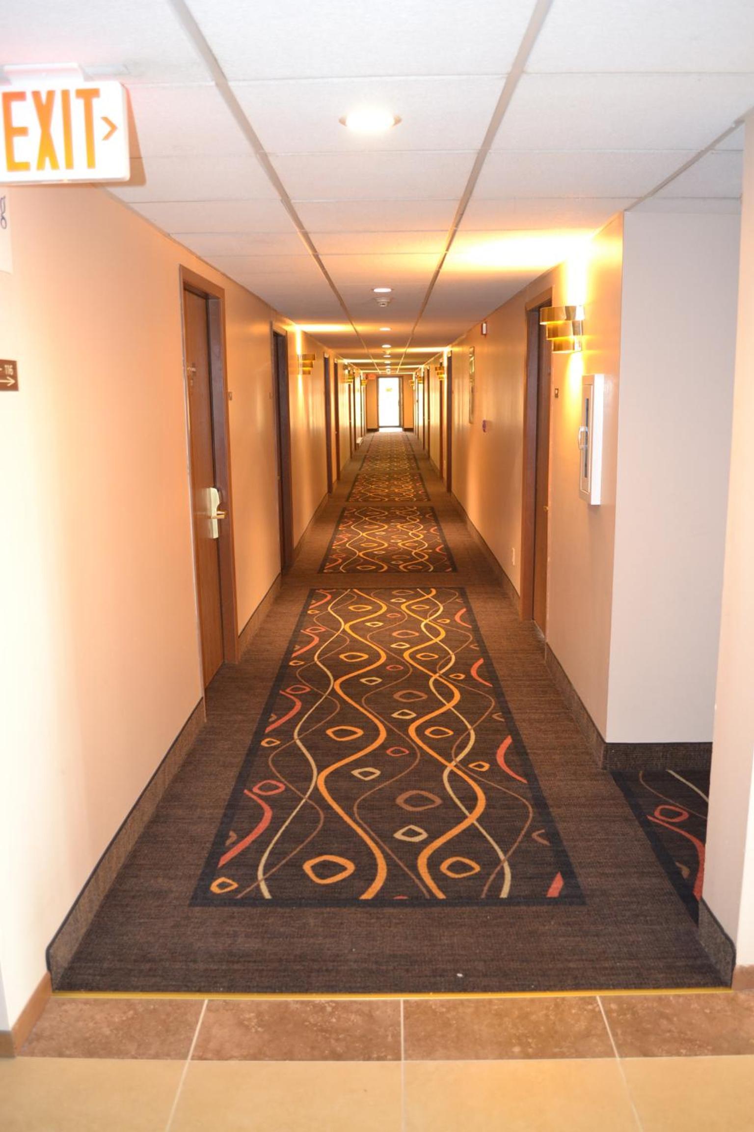 Sky Lodge Inn & Suites - Delavan photo 14