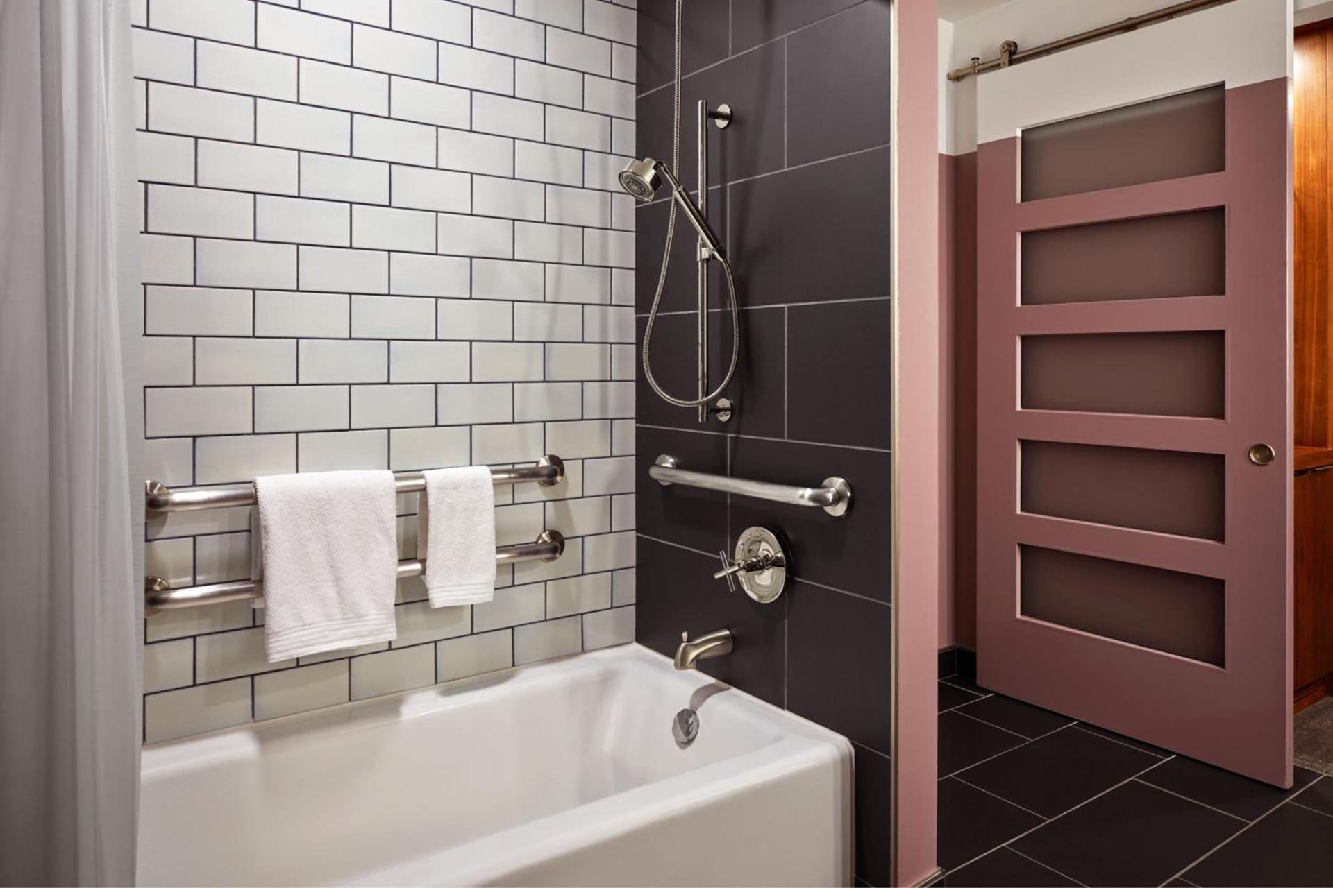 Renaissance Saint Elm Dallas Downtown Hotel photo 29