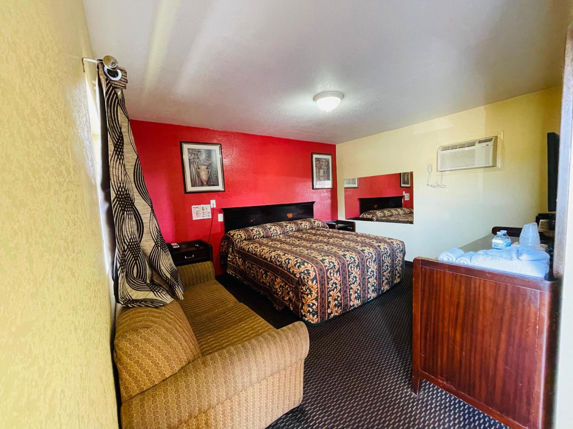 Royal Palms Motel & RV Park photo 11