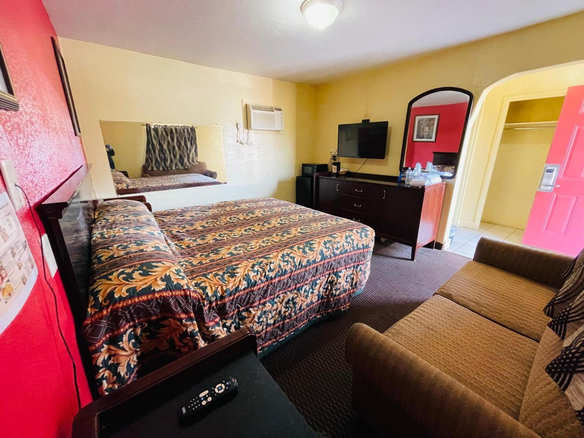 Royal Palms Motel & RV Park photo 12