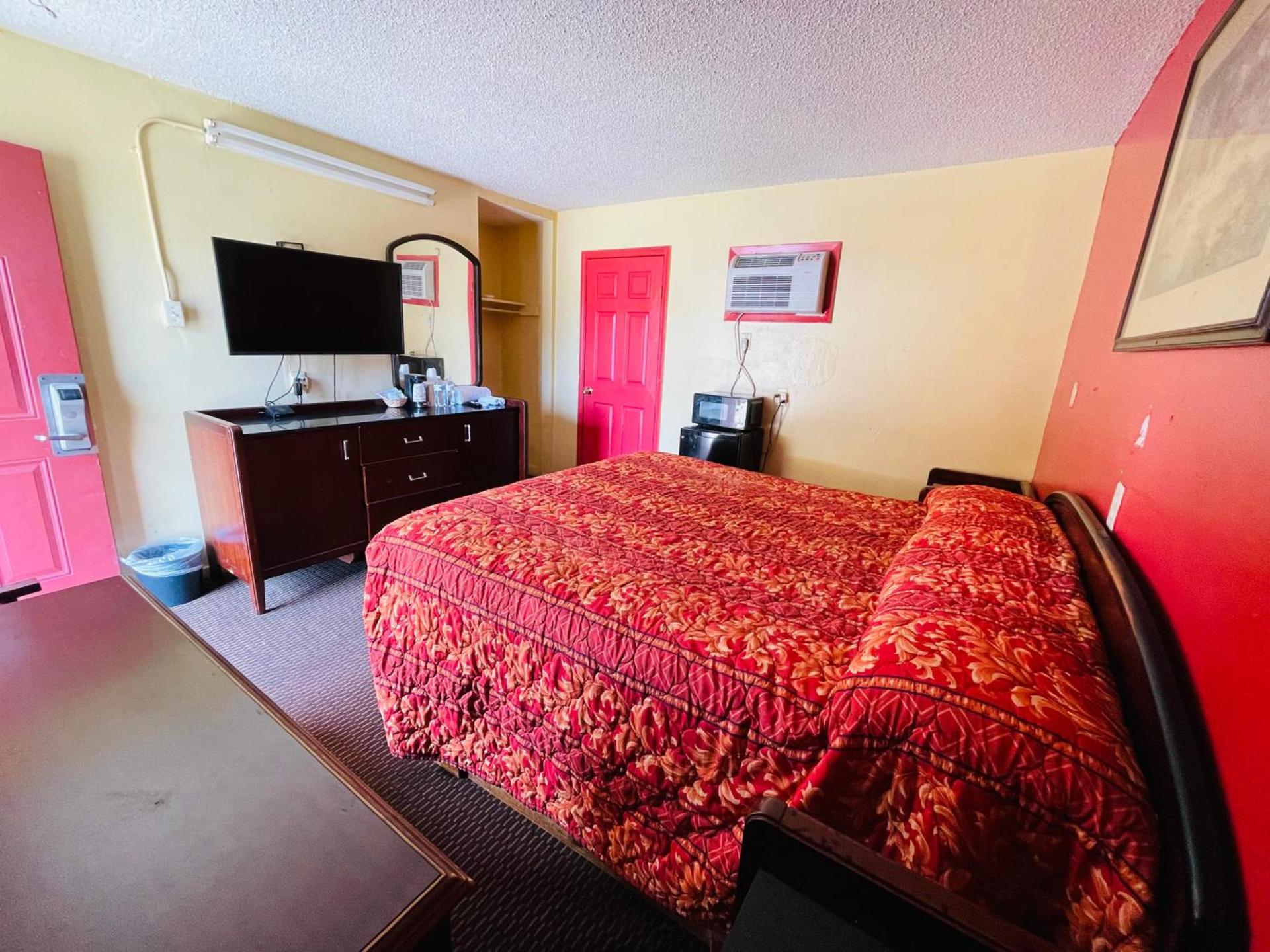 Royal Palms Motel & RV Park photo 15