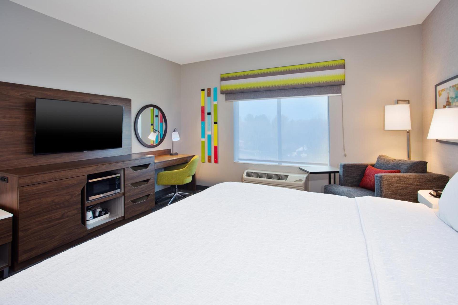 Hampton Inn Paris, Tn photo 11