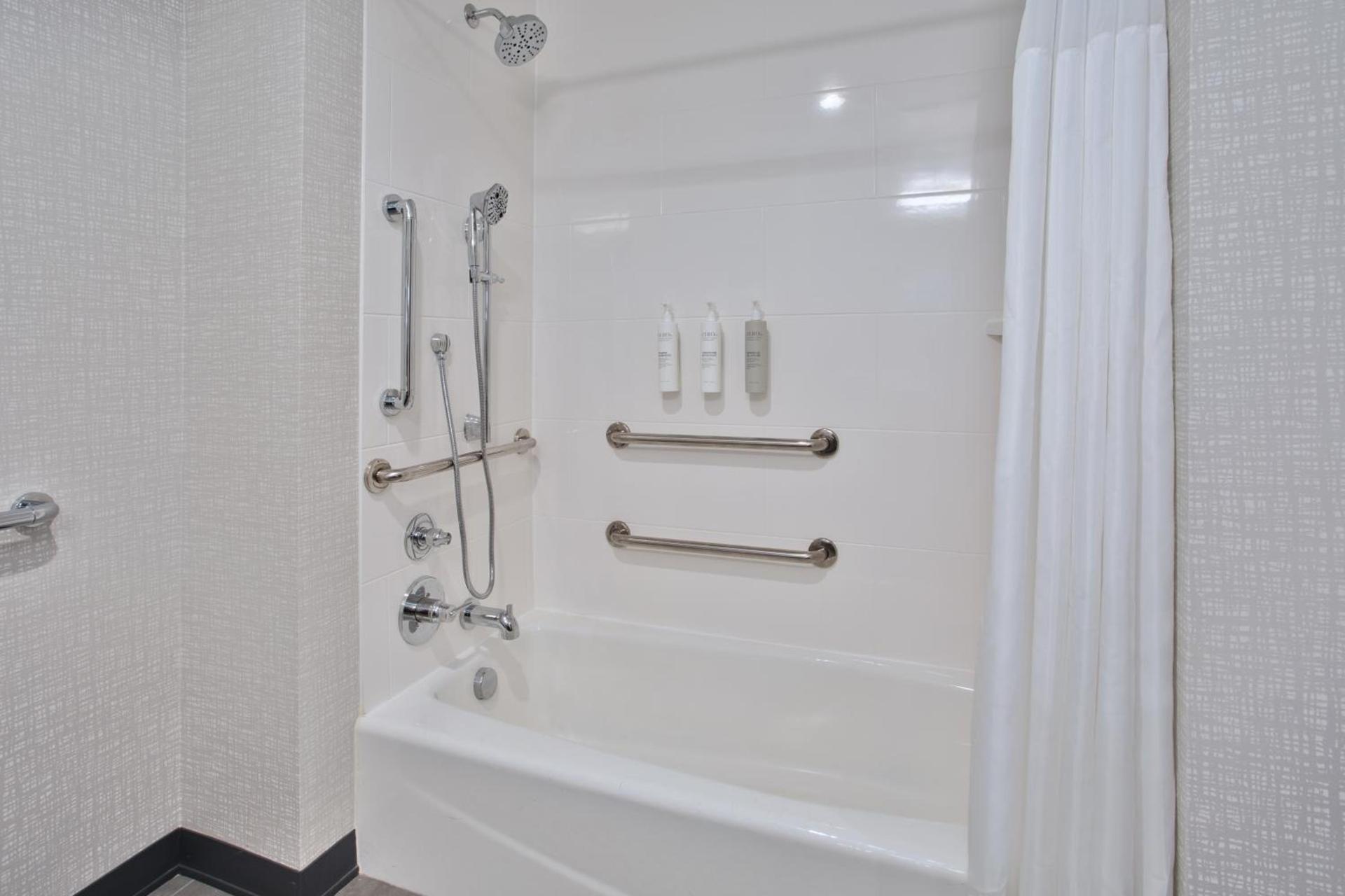 Hampton Inn Paris, Tn photo 7