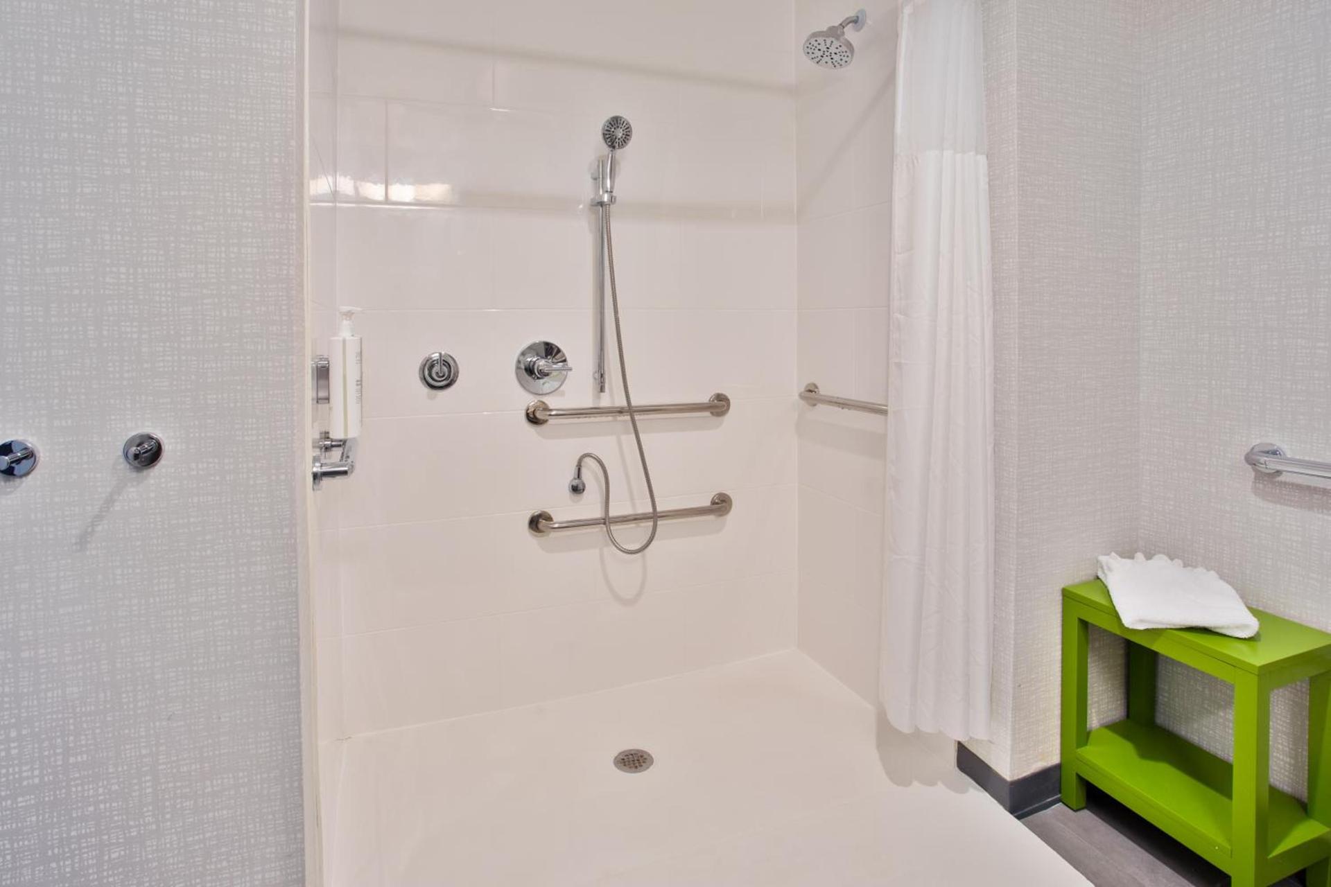 Hampton Inn Paris, Tn photo 10