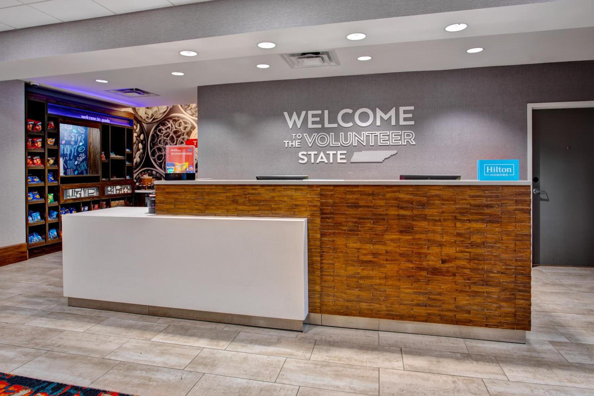 Hampton Inn Paris, Tn photo 9