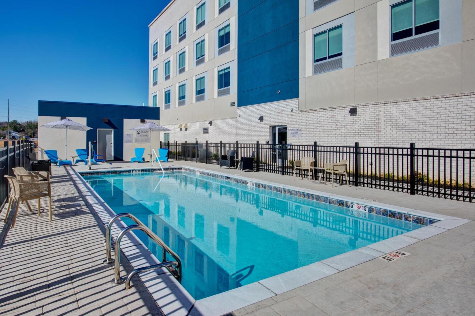 Hampton Inn Paris, Tn photo 12