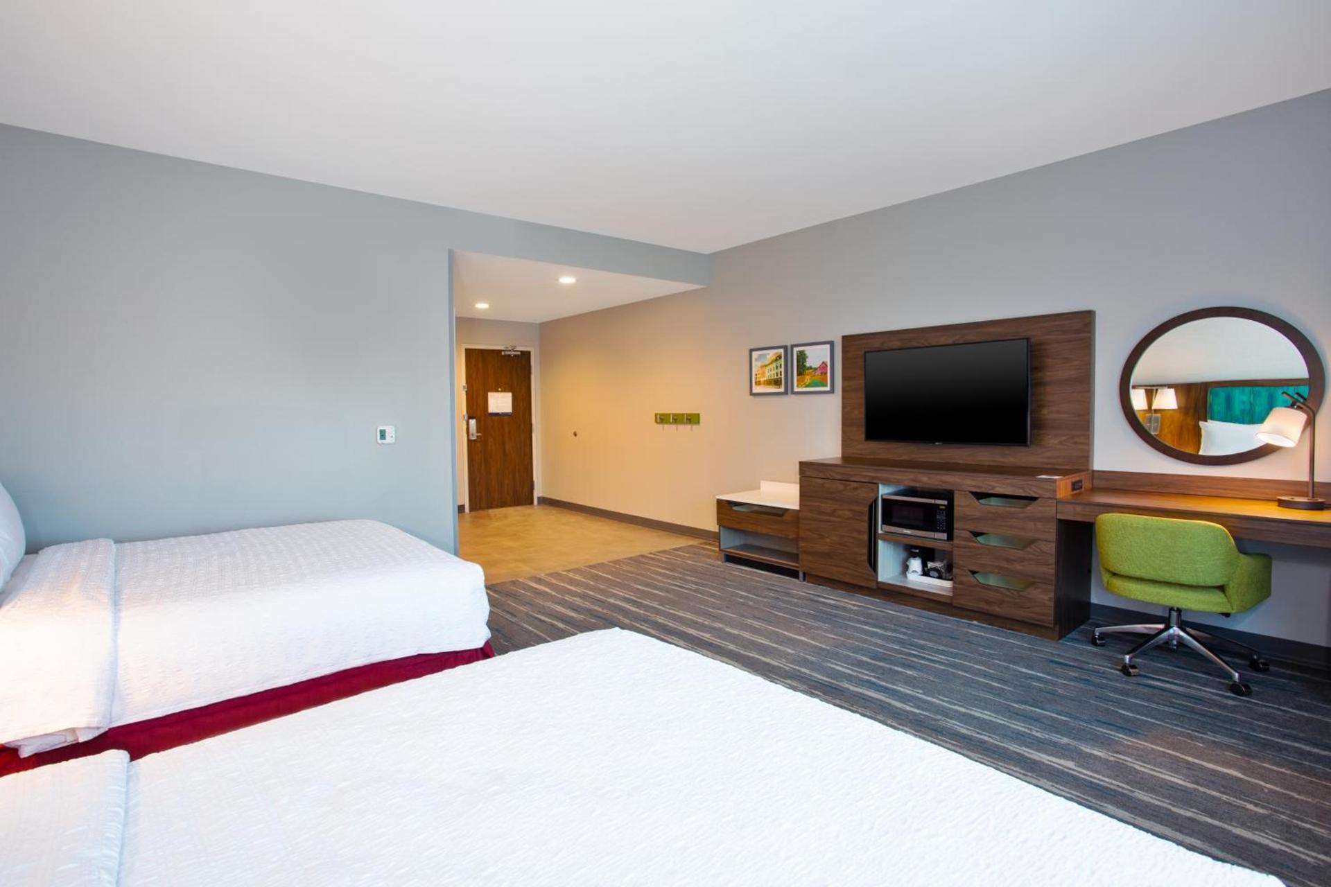 Hampton Inn Paris, Tn photo 26