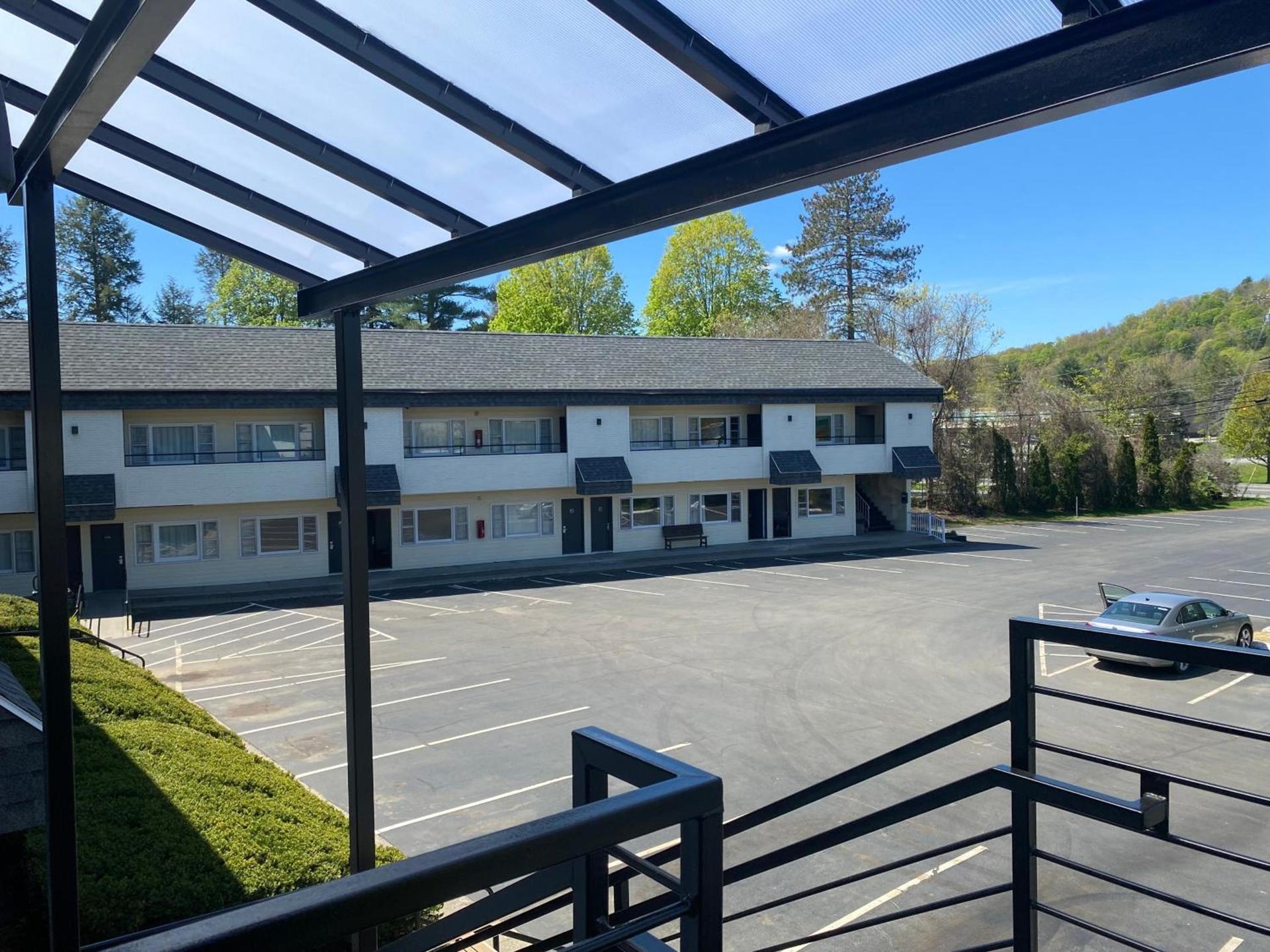 The Black Mountain Inn photo 41