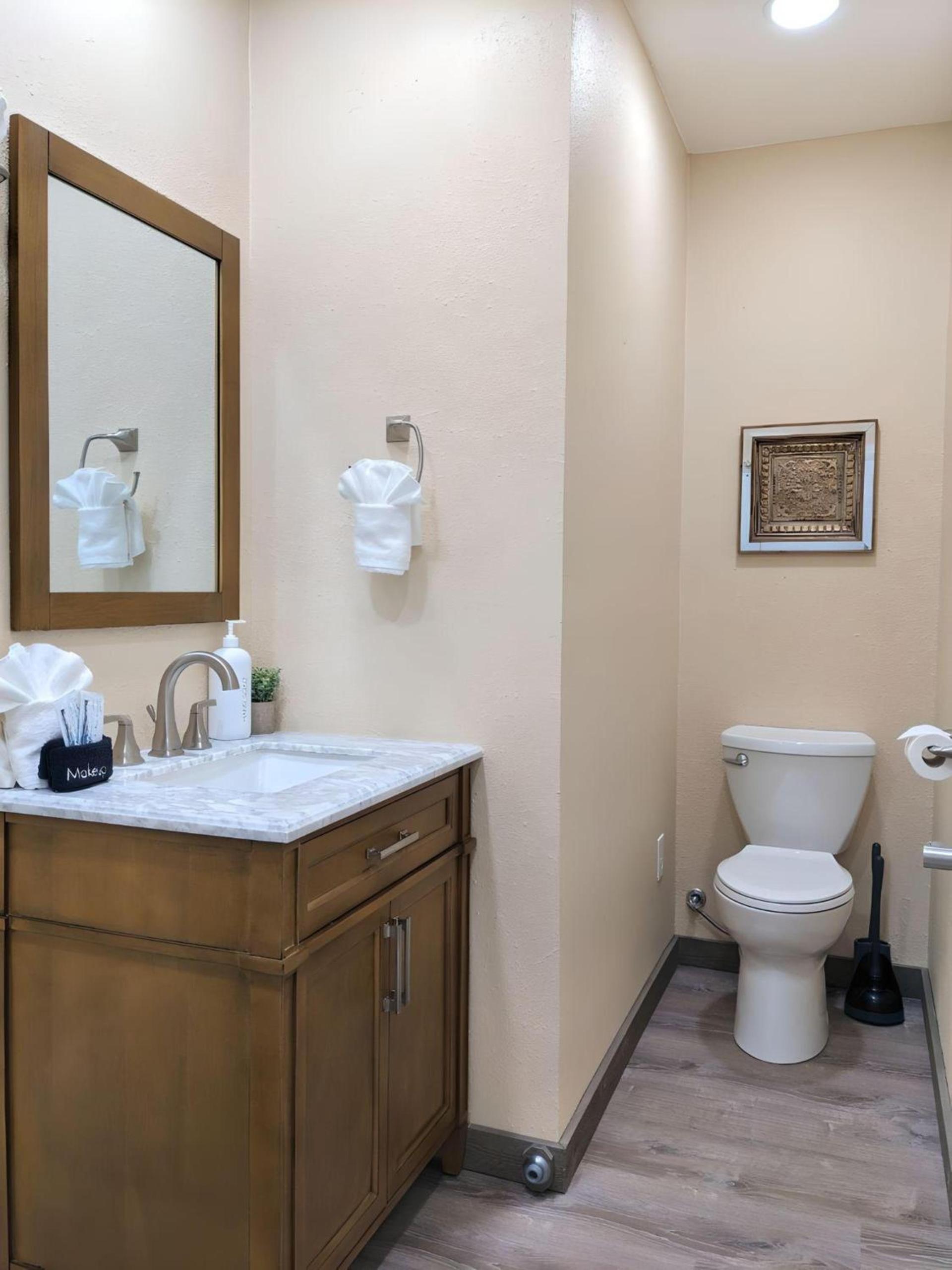 Wanderlust Inn photo 36