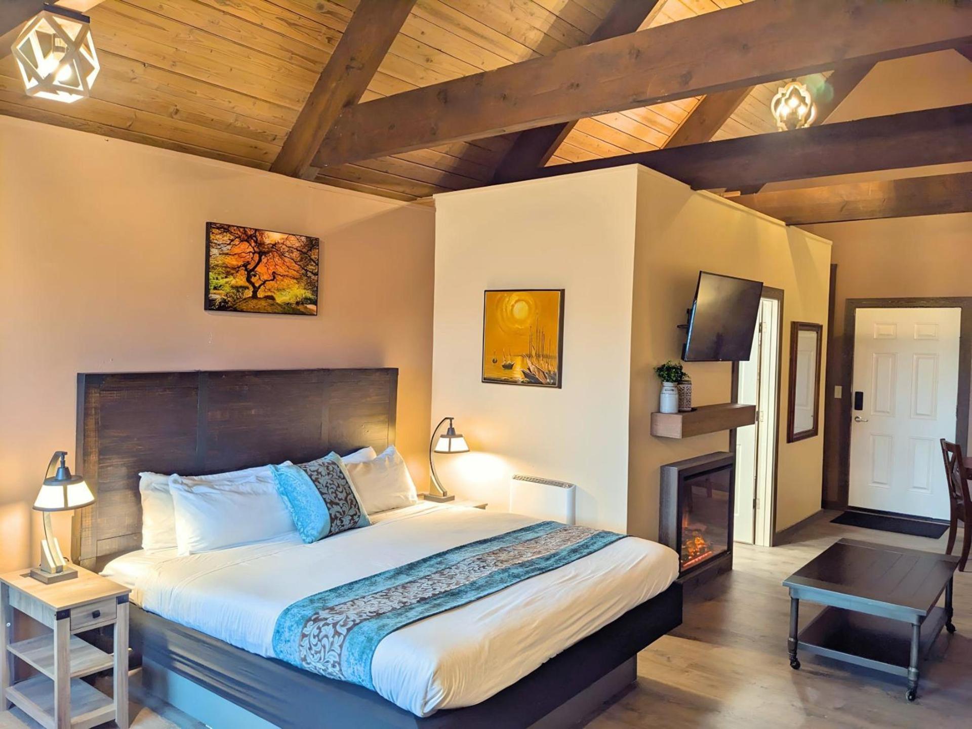 Wanderlust Inn photo 37