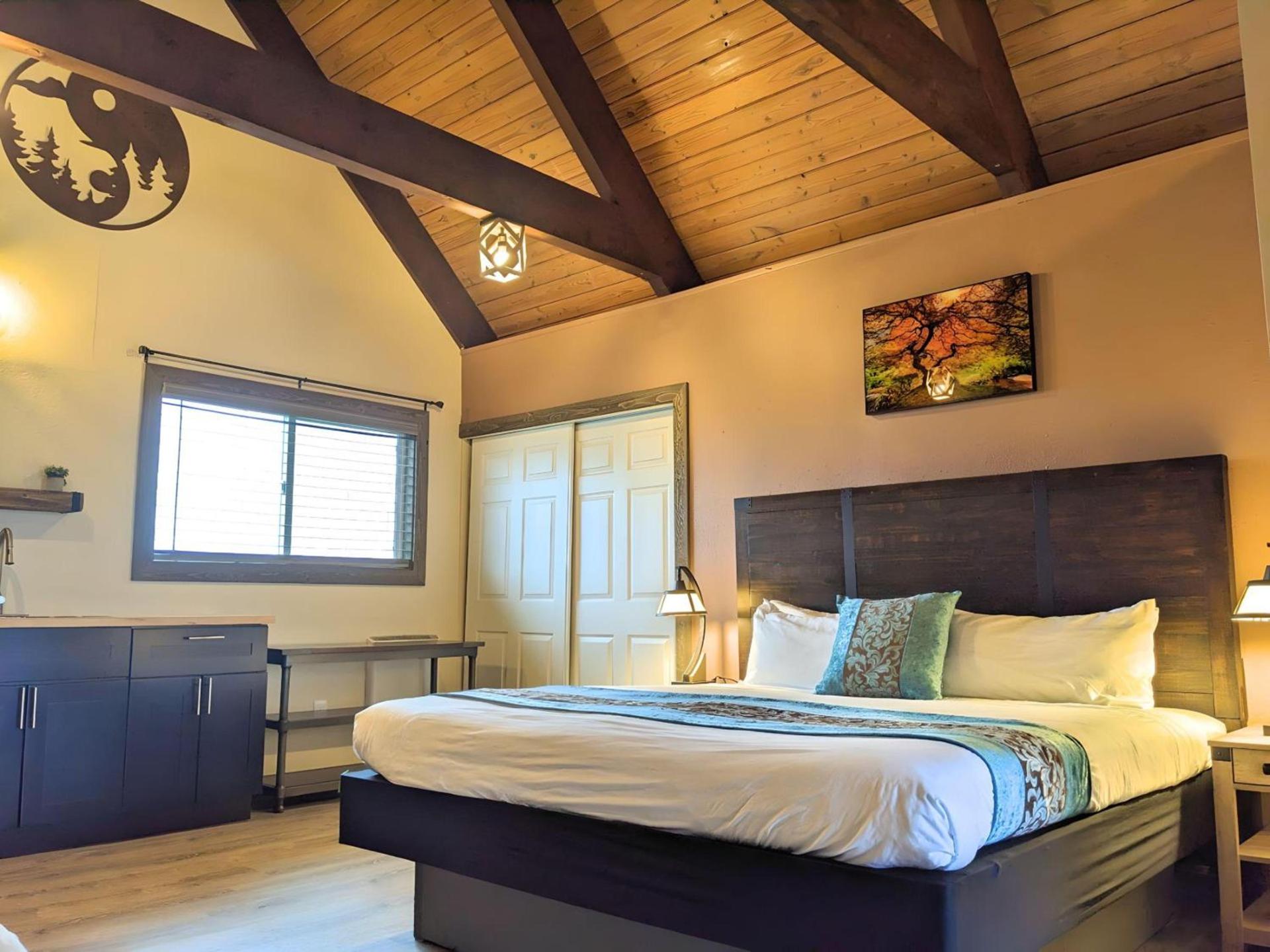 Wanderlust Inn photo 41