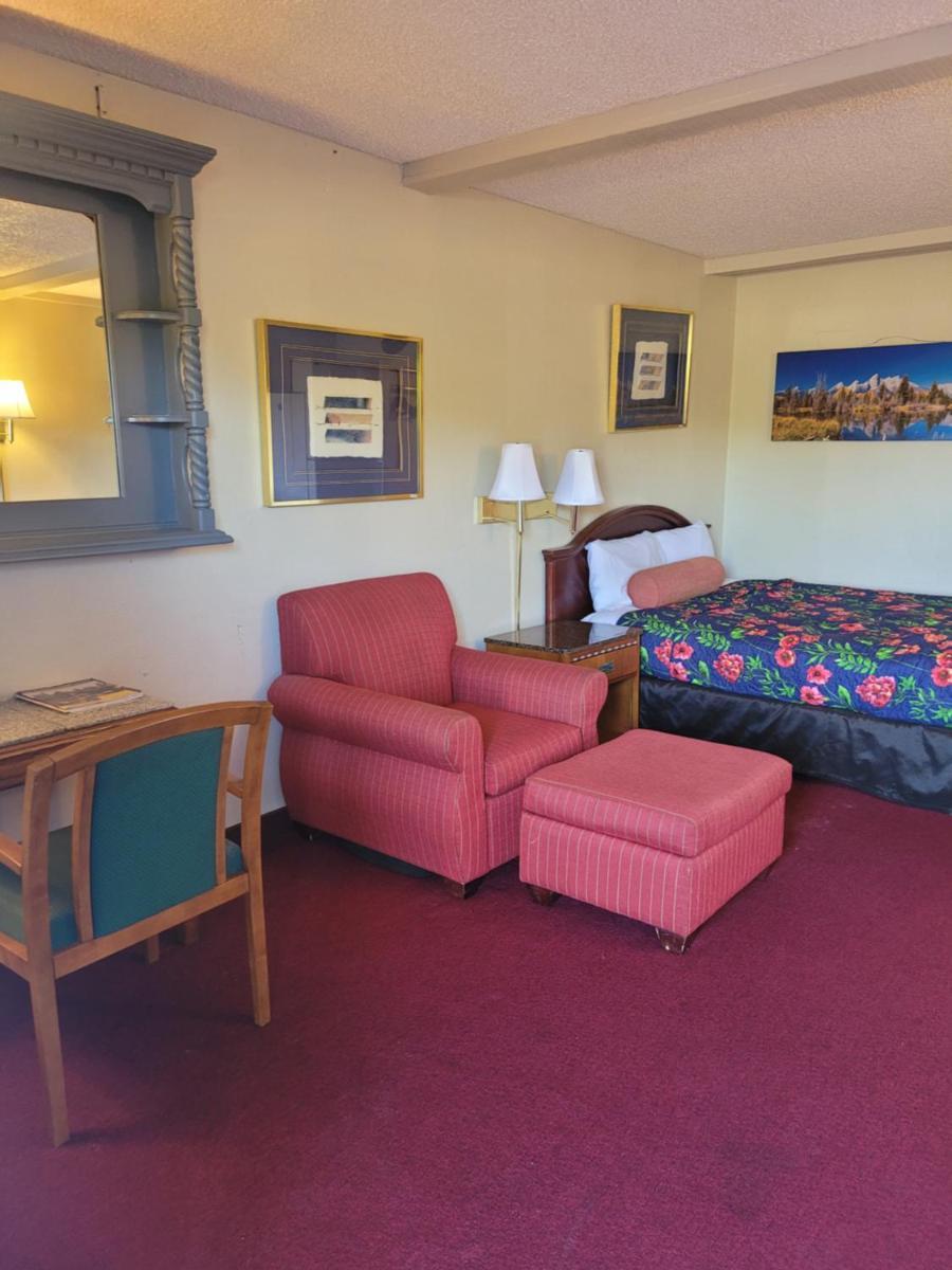 Express Inn and Suites photo 7