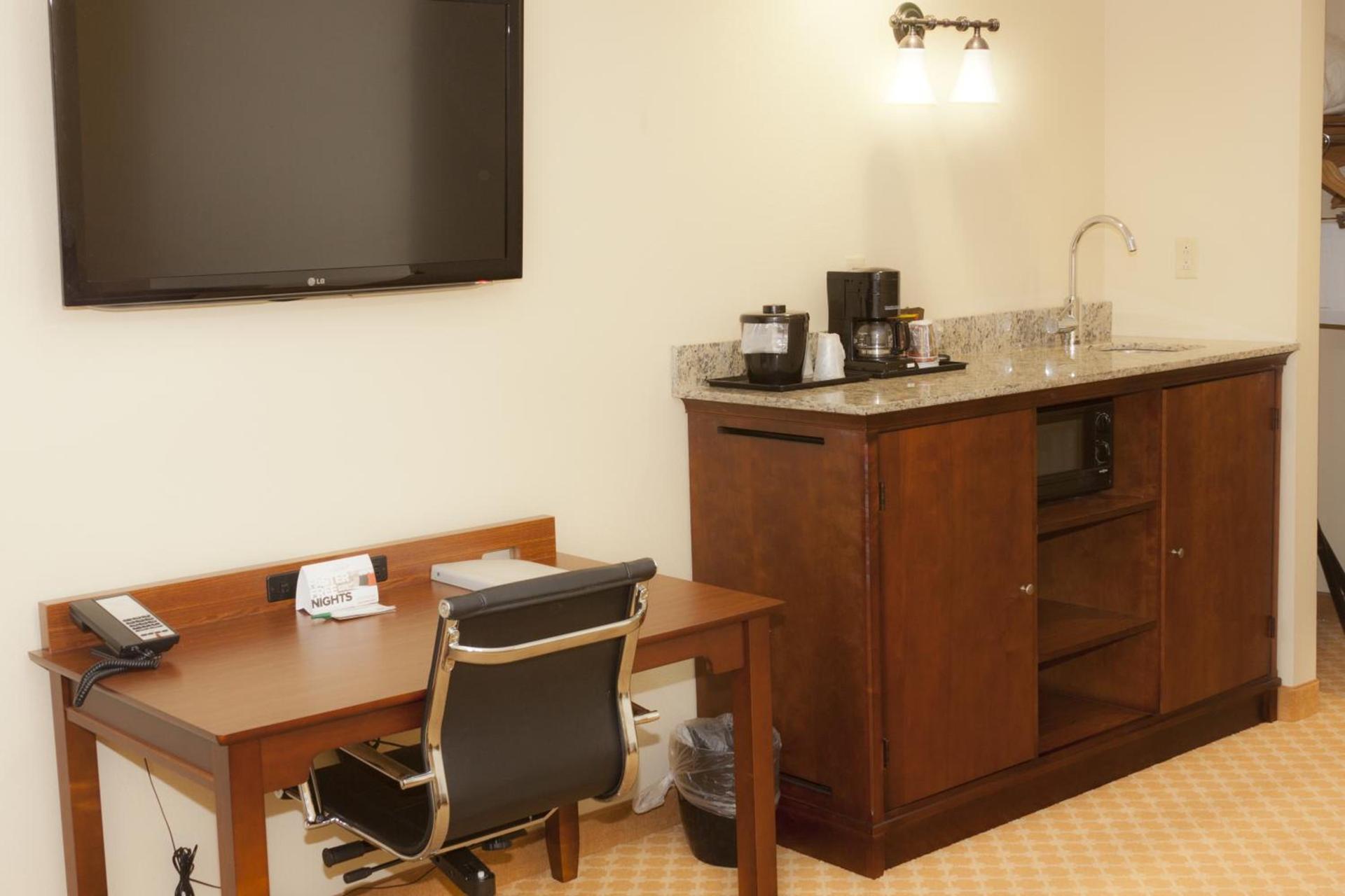 Country Inn & Suites by Radisson, Macedonia, OH photo 24