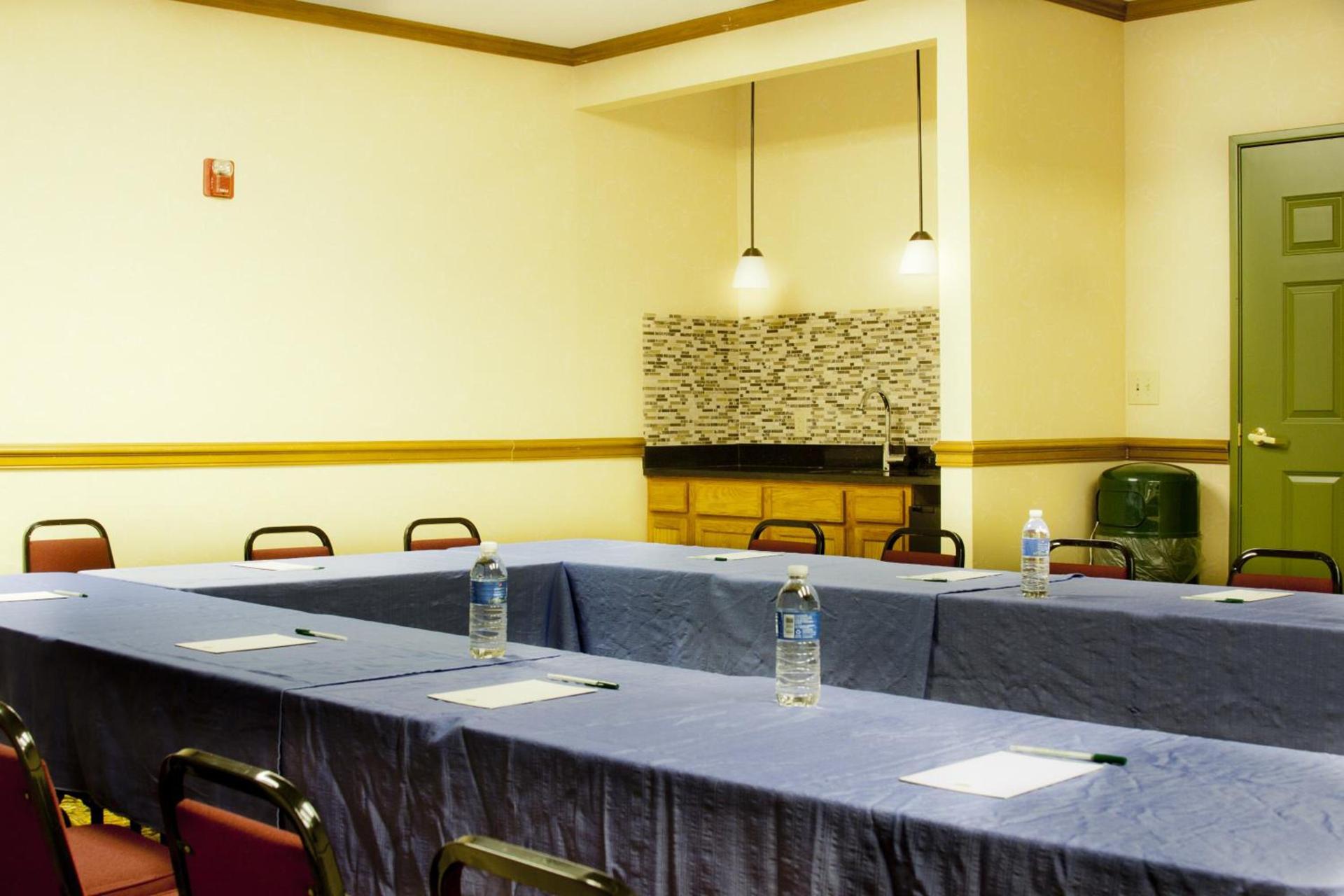 Country Inn & Suites by Radisson, Macedonia, OH photo 16