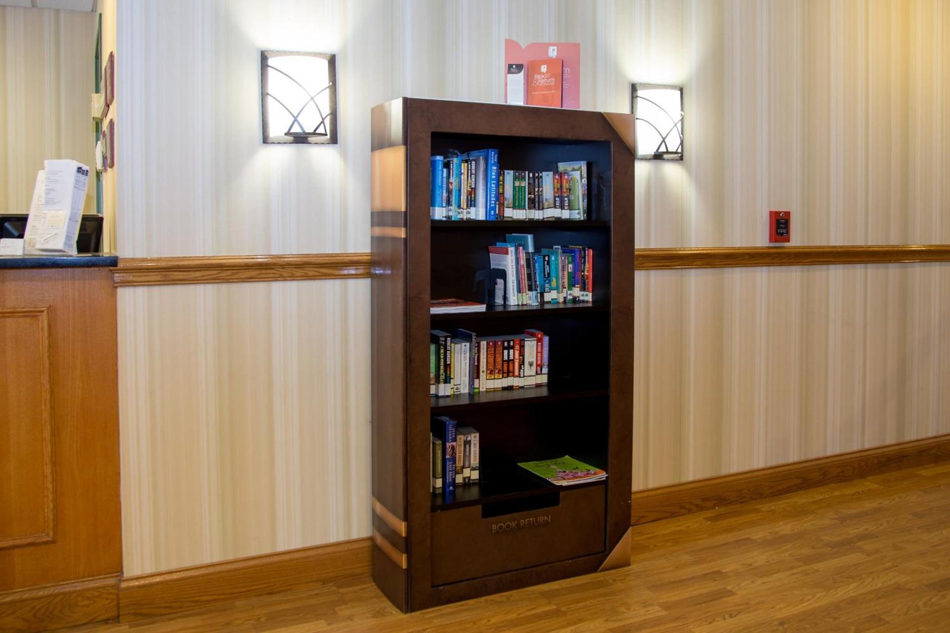 Country Inn & Suites by Radisson, Macedonia, OH photo 5