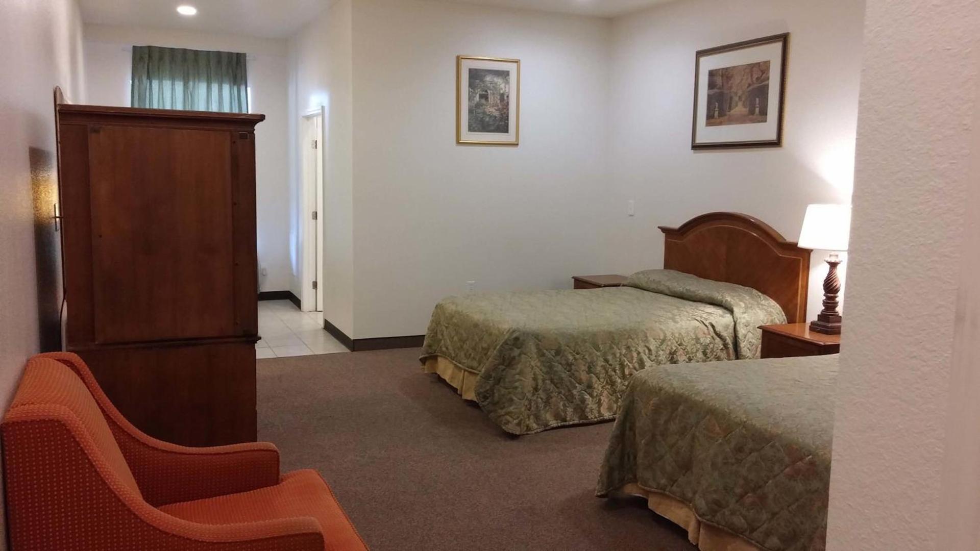 Country Regency Inn & Suites photo 30