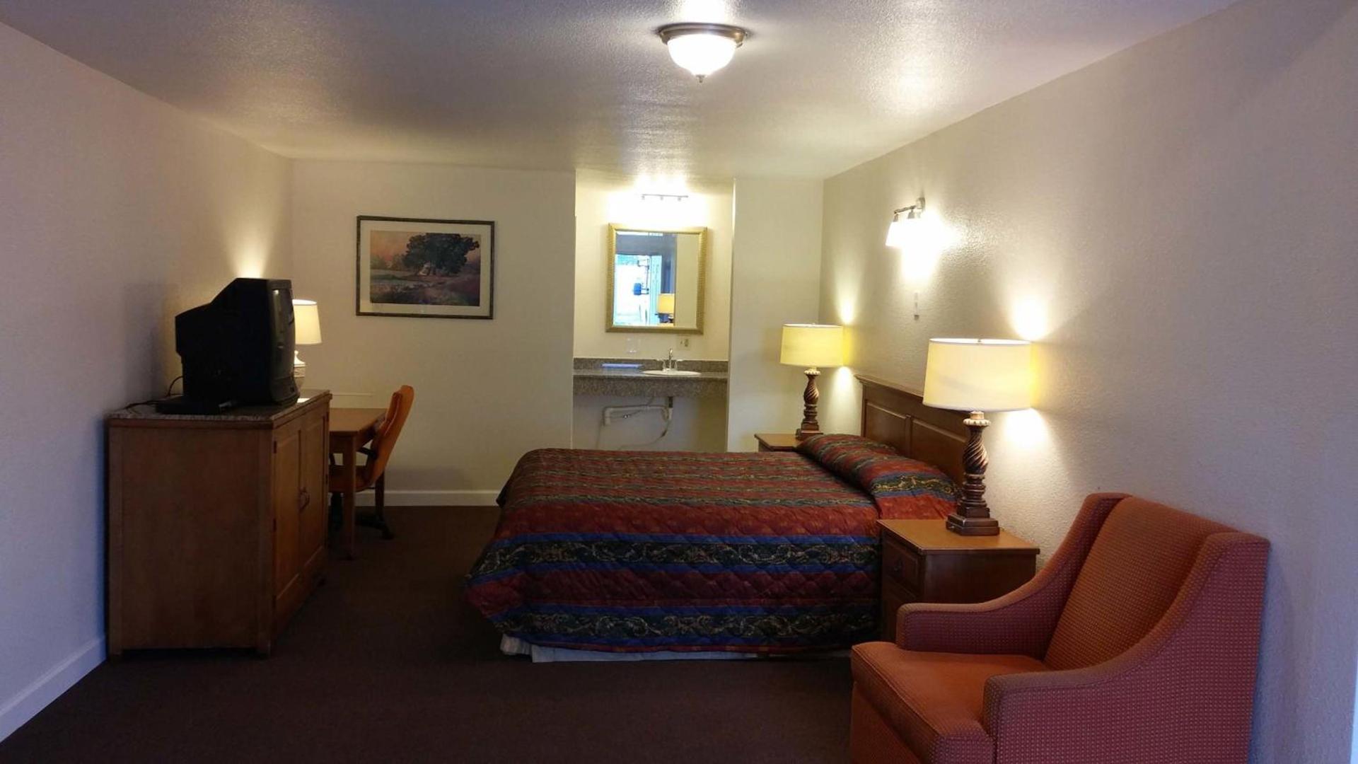 Country Regency Inn & Suites photo 45