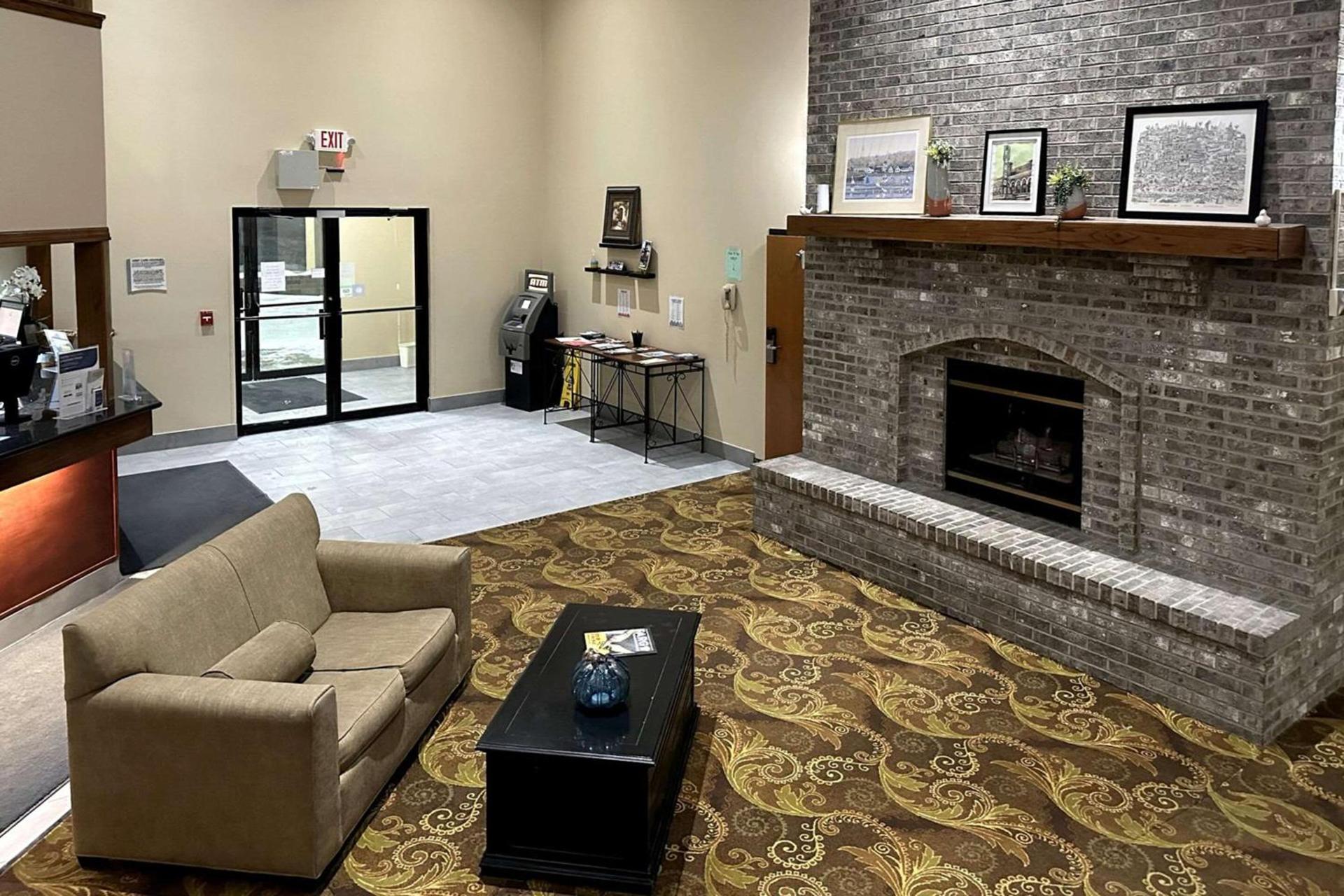 Quality Suites Near West Acres photo 4