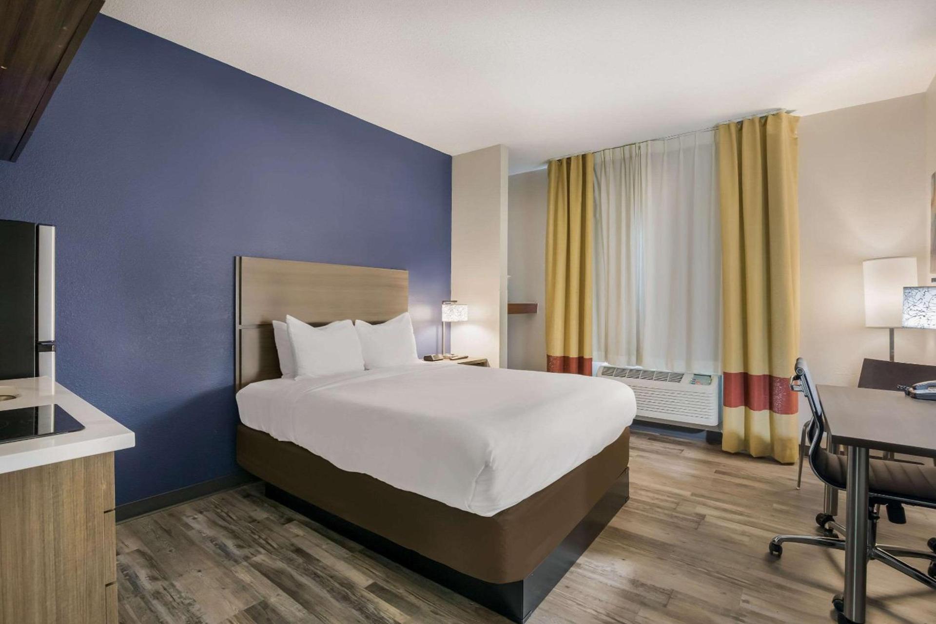 MainStay Suites Joliet I-55 photo 35