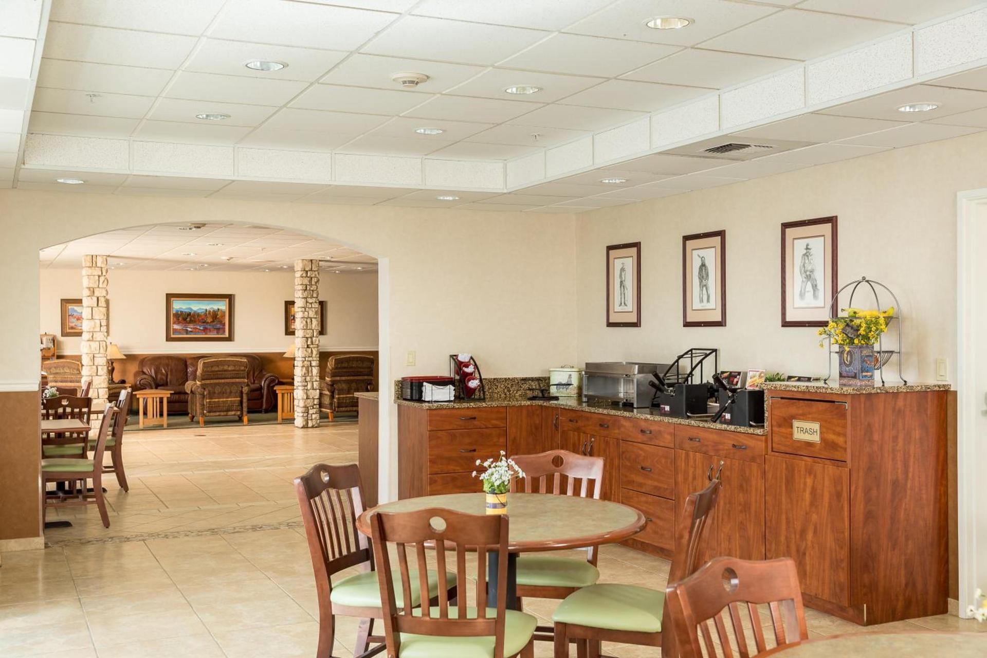 Boothill Inn and Suites photo 17