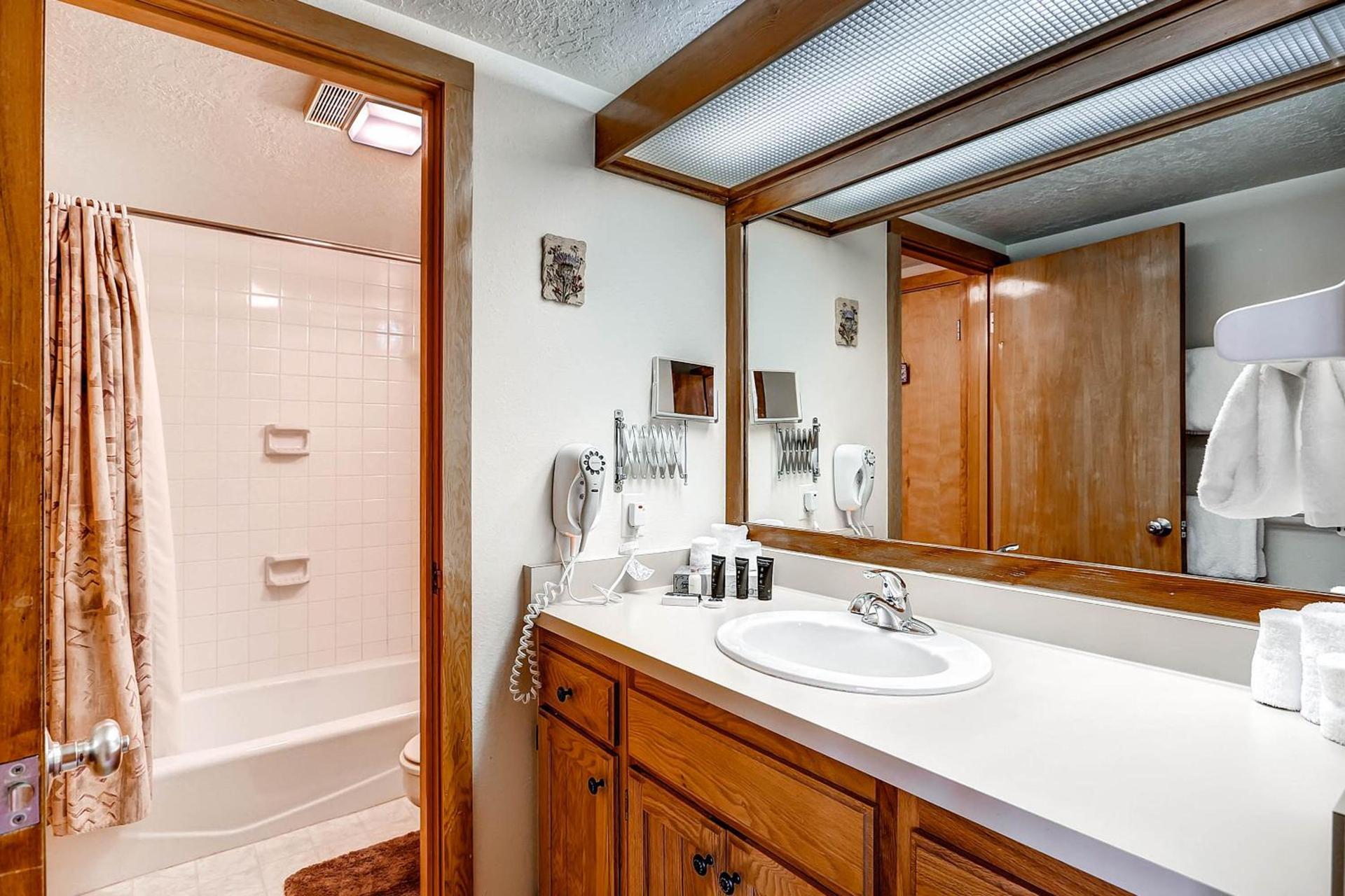 Evergreen Condominiums by Vail Resorts photo 79