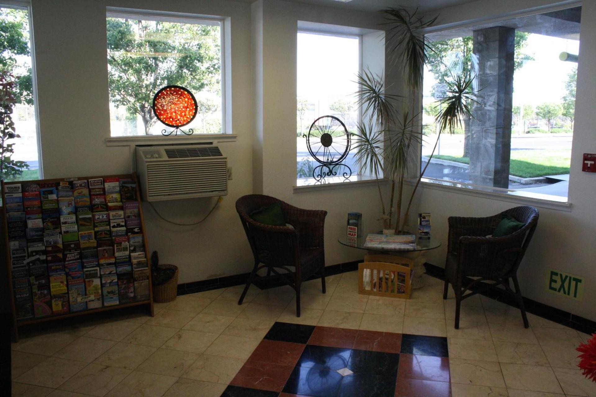 Airport Inn photo 63